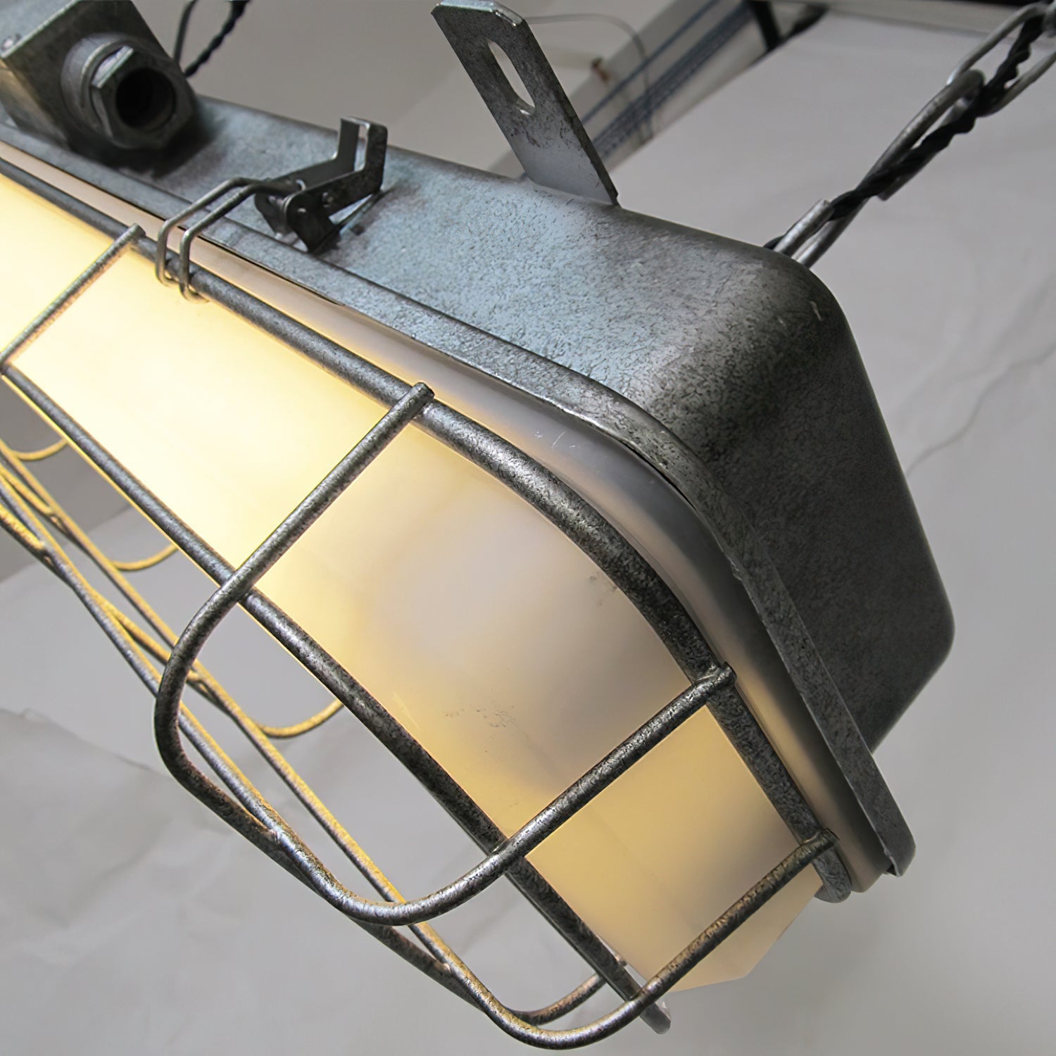 Usorel Modern Minimalist Pendant Lamp - Letslighting