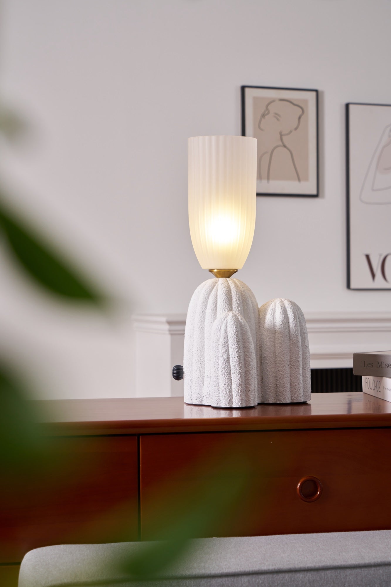 Zaraice Resin Artistic Table Lamp - Letslighting