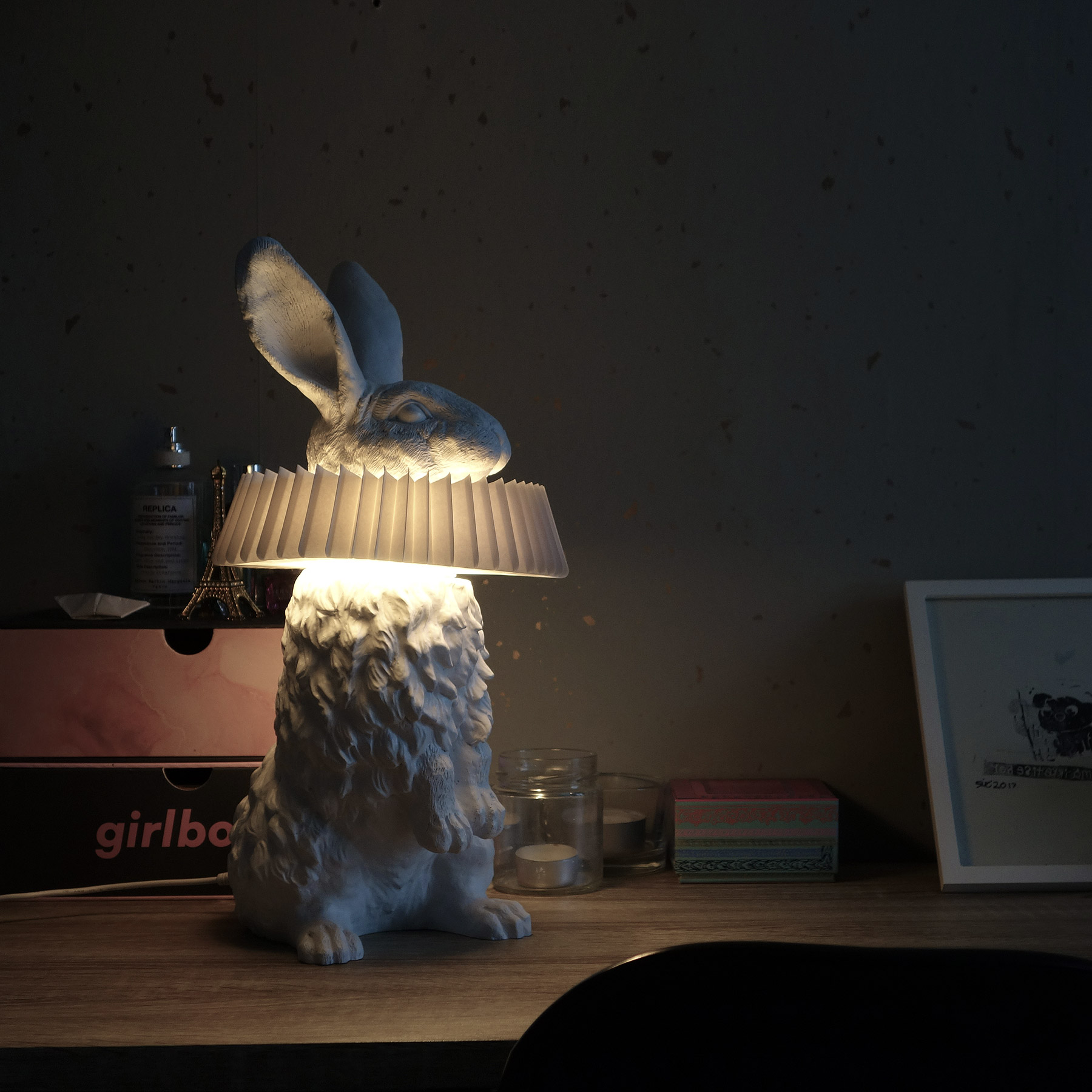 Eldaian Resin Playful Table Lamp - Letslighting