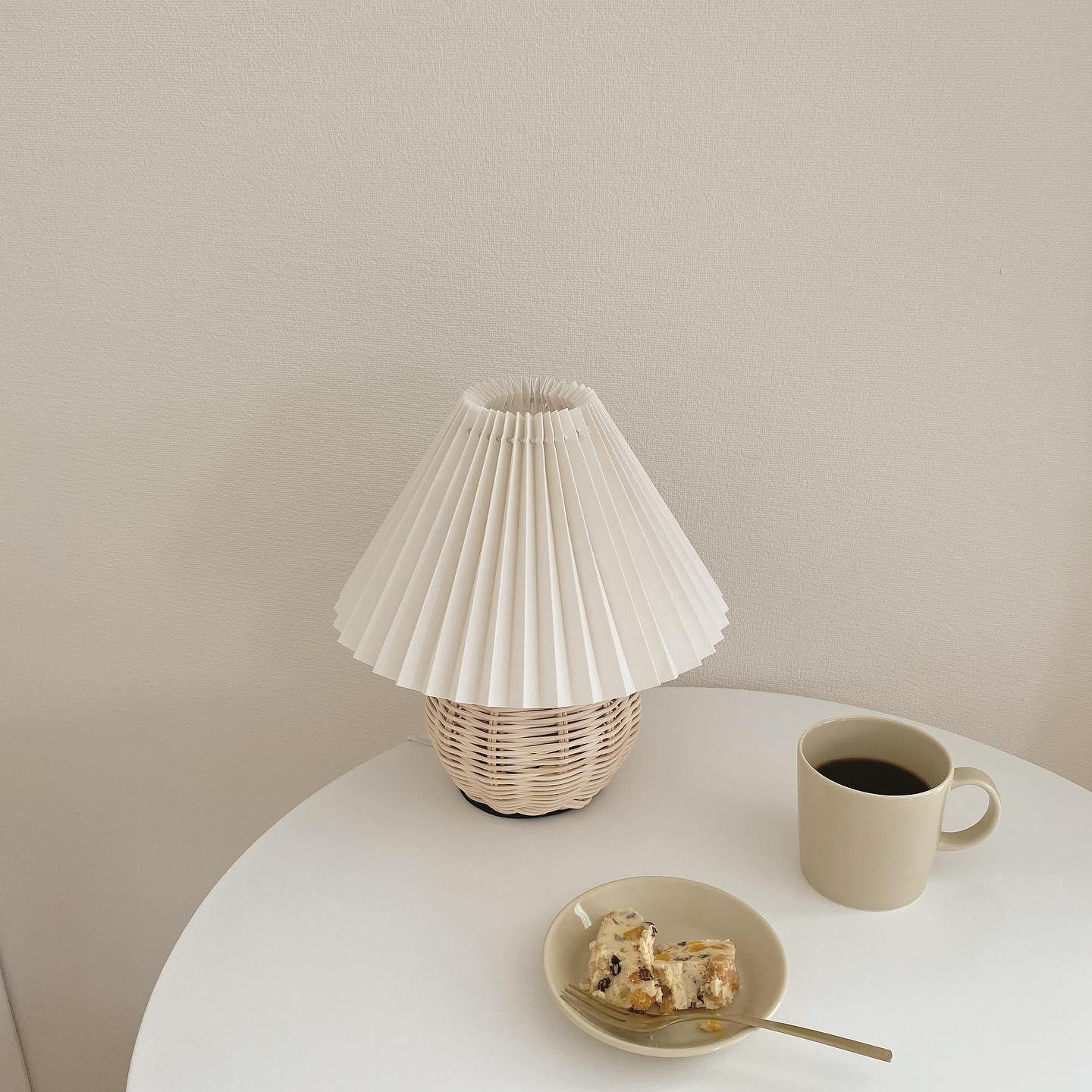 Zara Rattan Pleated Table lamp - Letslighting