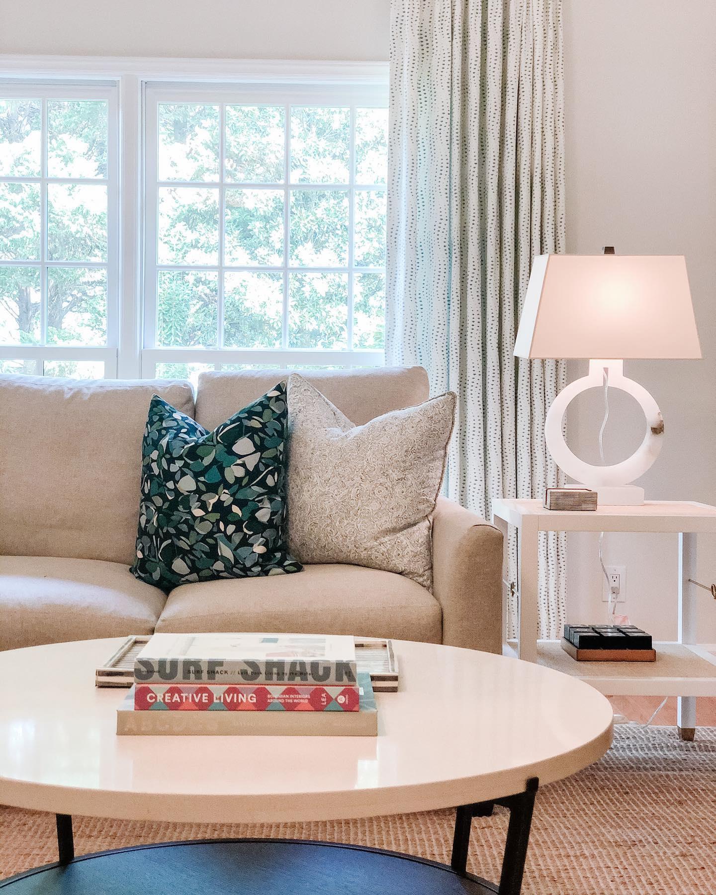 Vantor Fabric Minimalist Table Lamp - Letslighting