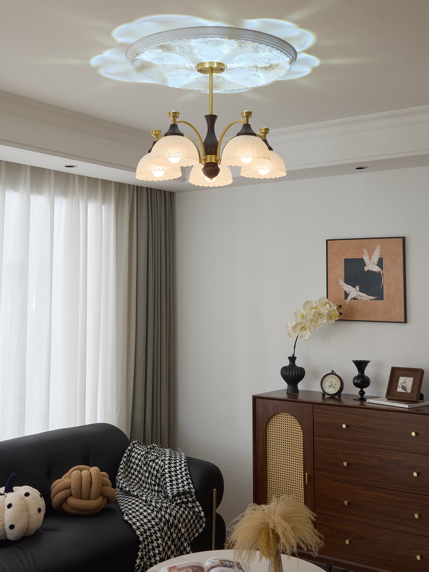 Avvynila Traditional Elegance Vintage Brass Wood Chandelier - Letslighting