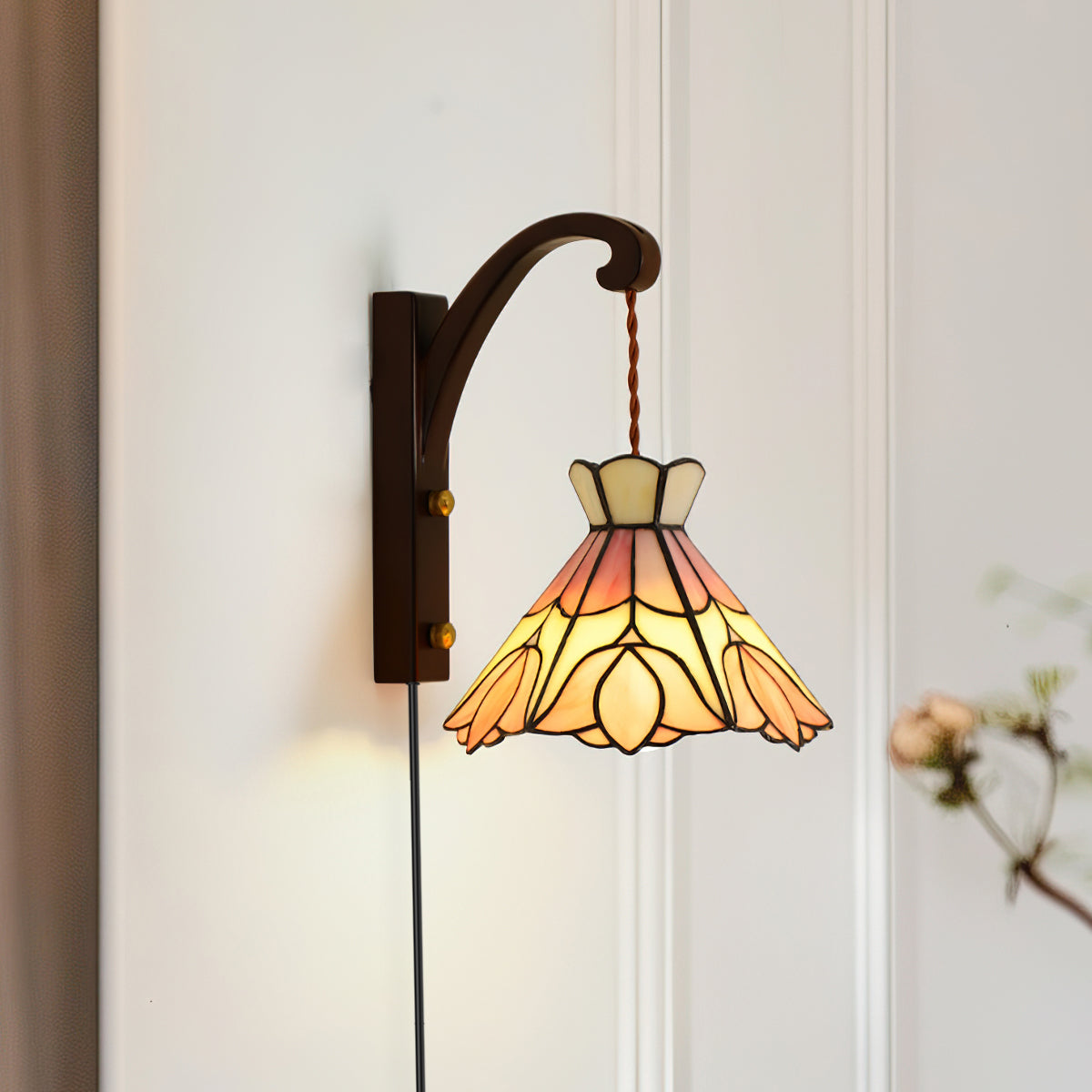 Wall Lamp Plug In Tiffany Stained Glass Floral Shade Wooden Bracket Vintage