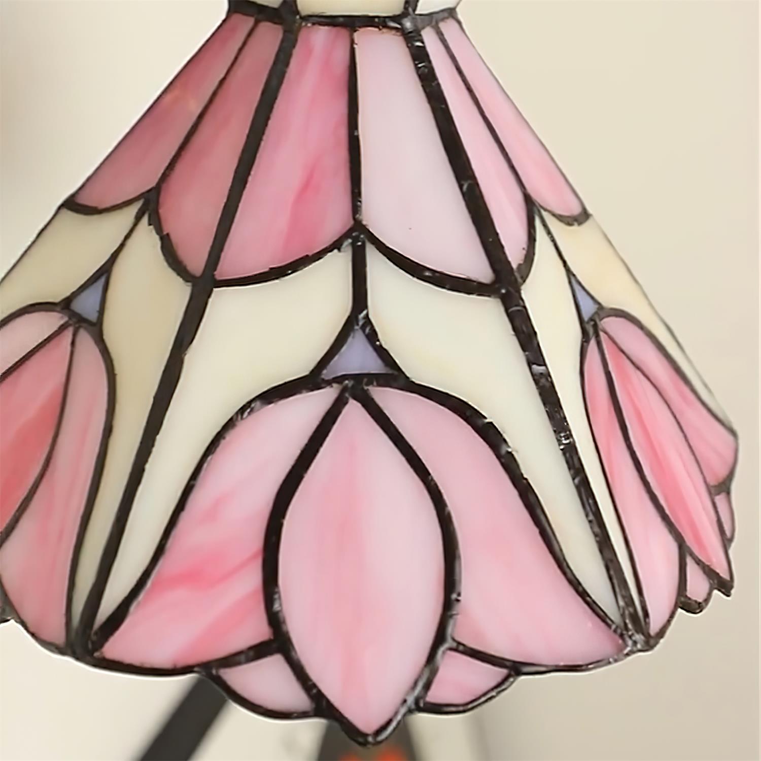Wall Lamp Plug In Tiffany Stained Glass Floral Shade Wooden Bracket Vintage