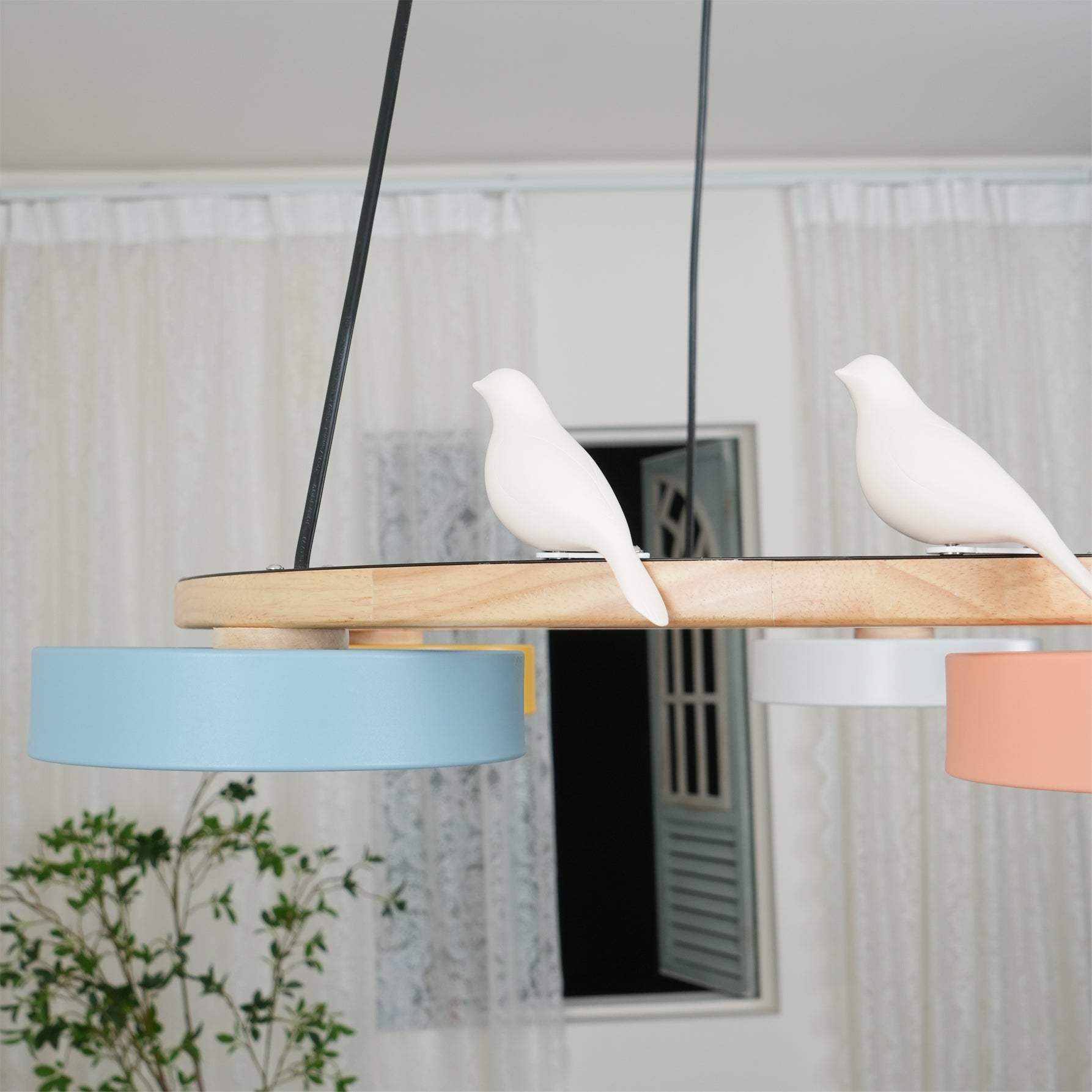 Muto Chandelier Bird Round