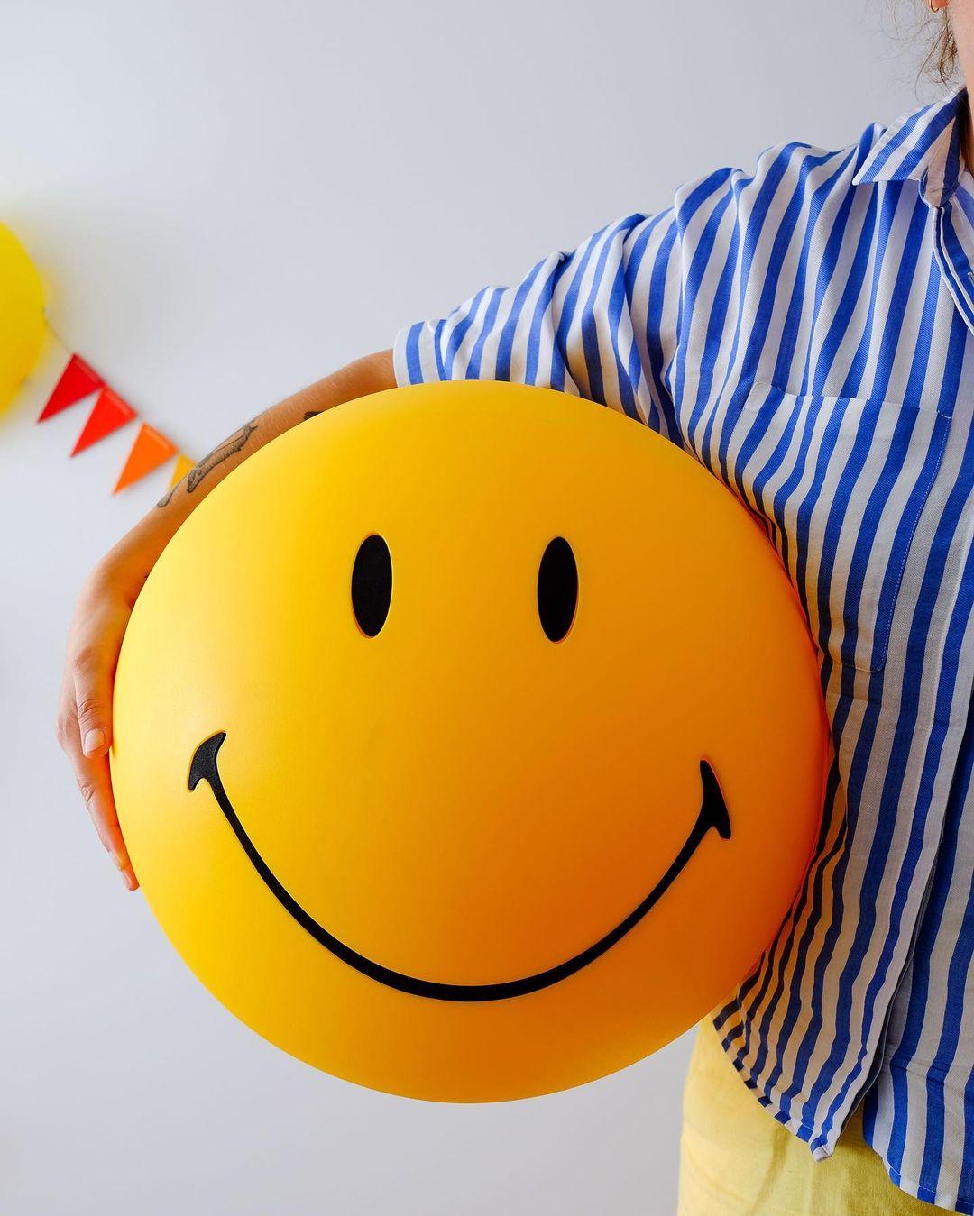 Atoza Plastic Whimsical Table Lamp - Letslighting