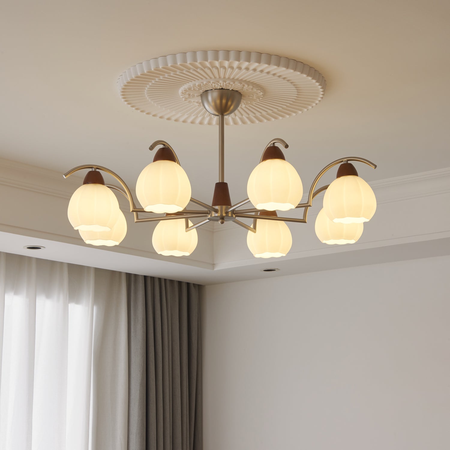 Ilaeiel Traditional Elegance Bloom Wood Glass Chandelier - Letslighting