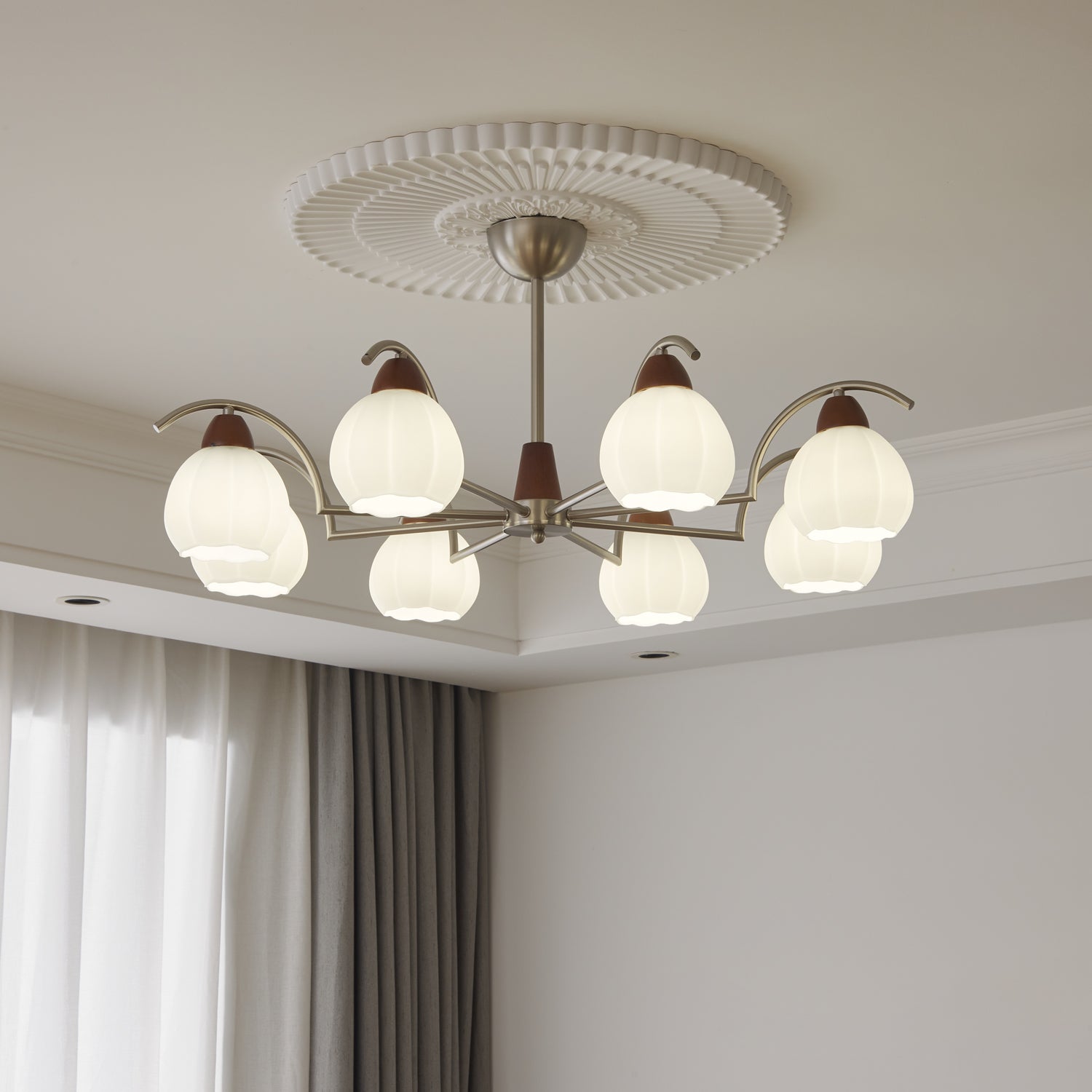 Ilaeiel Traditional Elegance Bloom Wood Glass Chandelier - Letslighting
