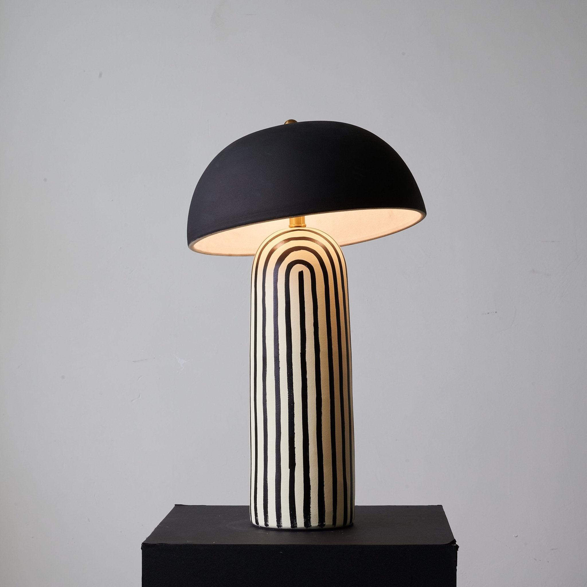 Jules Minimalist Ceramics Table Lamp - Letslighting