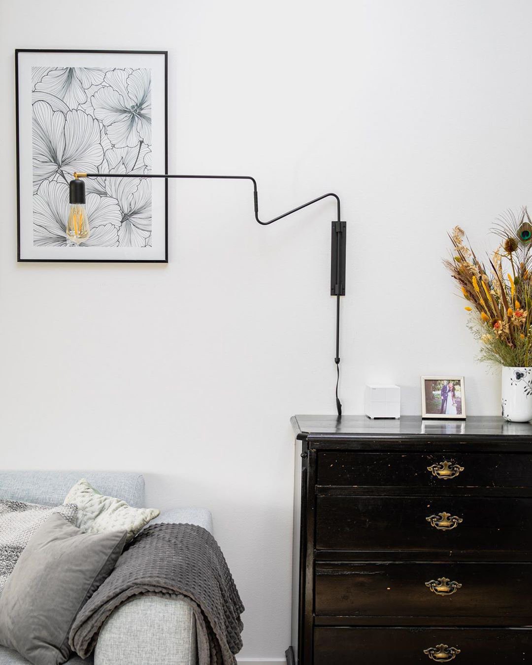 Ersora Modern Minimalist Swing Plug-in Wall Lamp - Letslighting