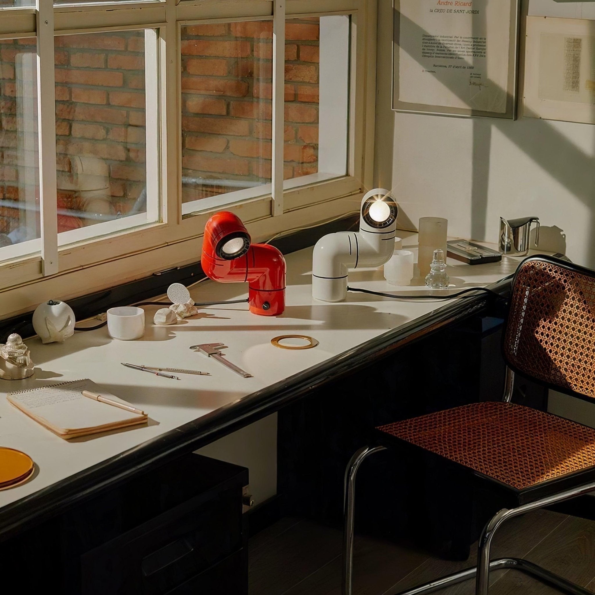 Liorain Resin Playful Table Lamp - Letslighting