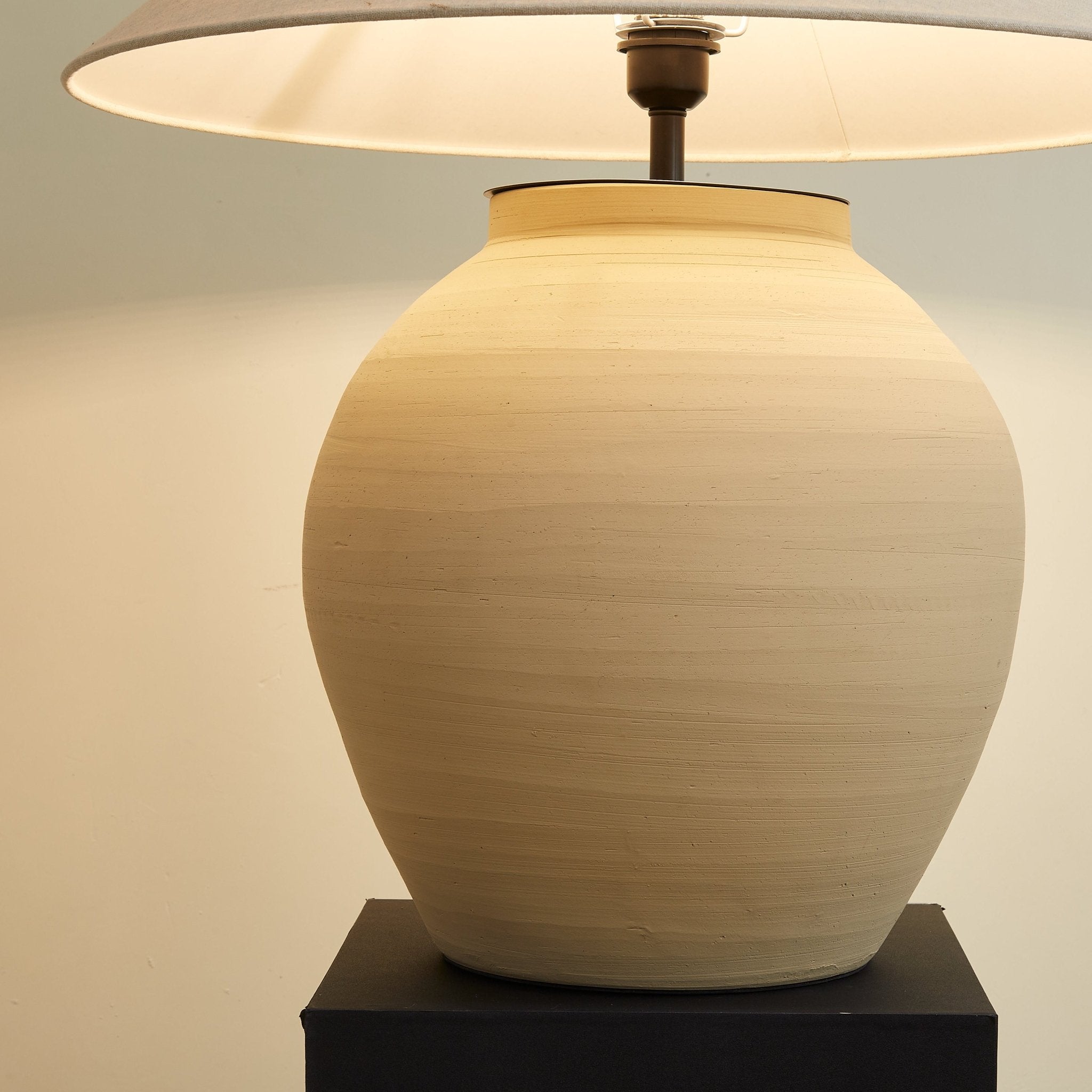 Elise Modern Table Lamp - Letslighting