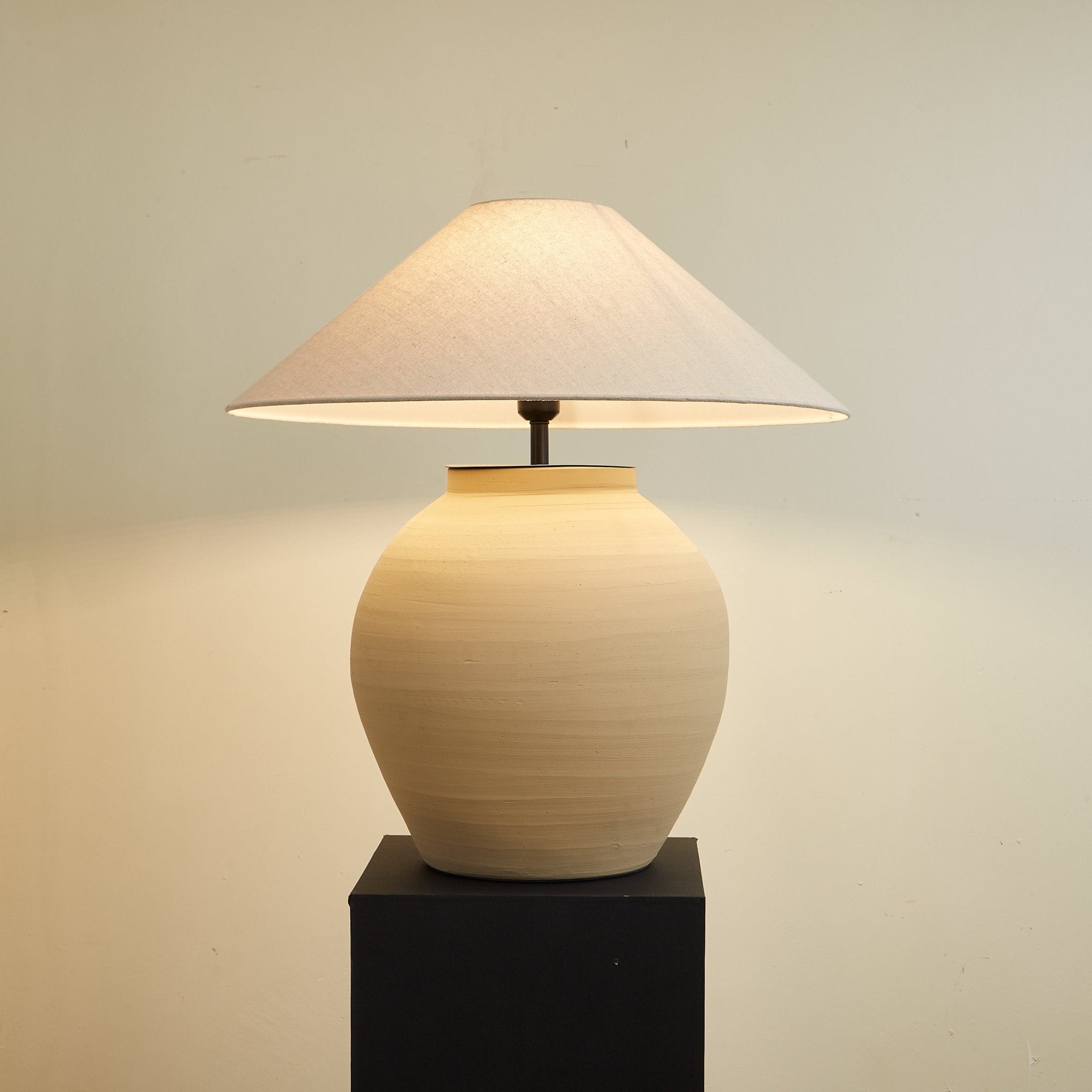Elise Modern Table Lamp - Letslighting