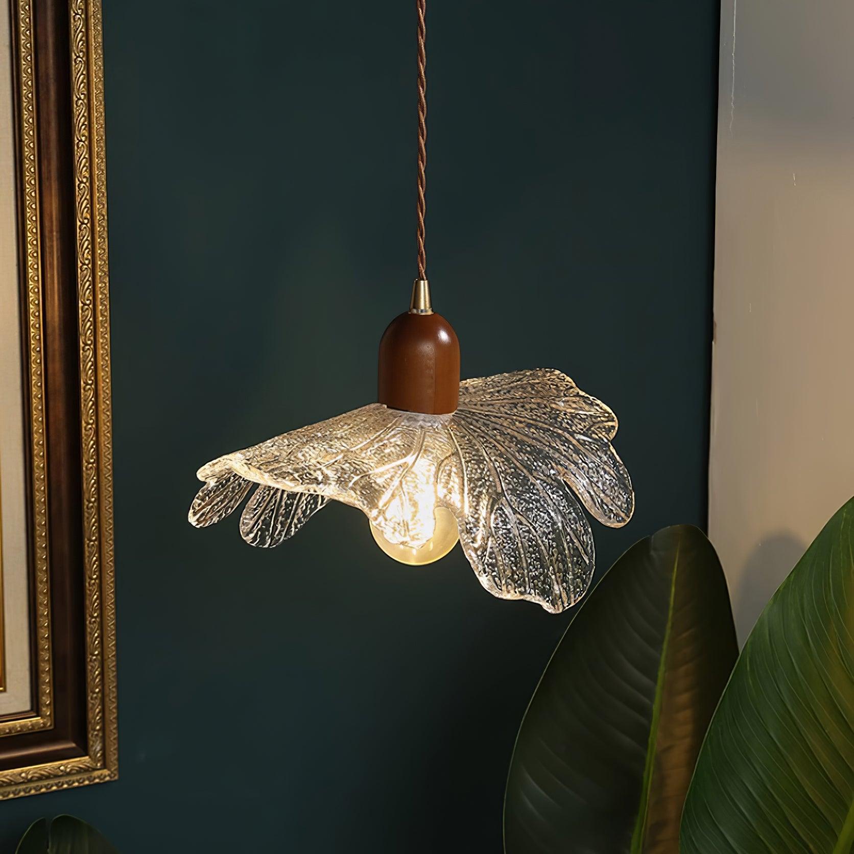 Pendant Lamp Tiffany-Style Glass Floral Shade Art Nouveau Charm - Letslighting