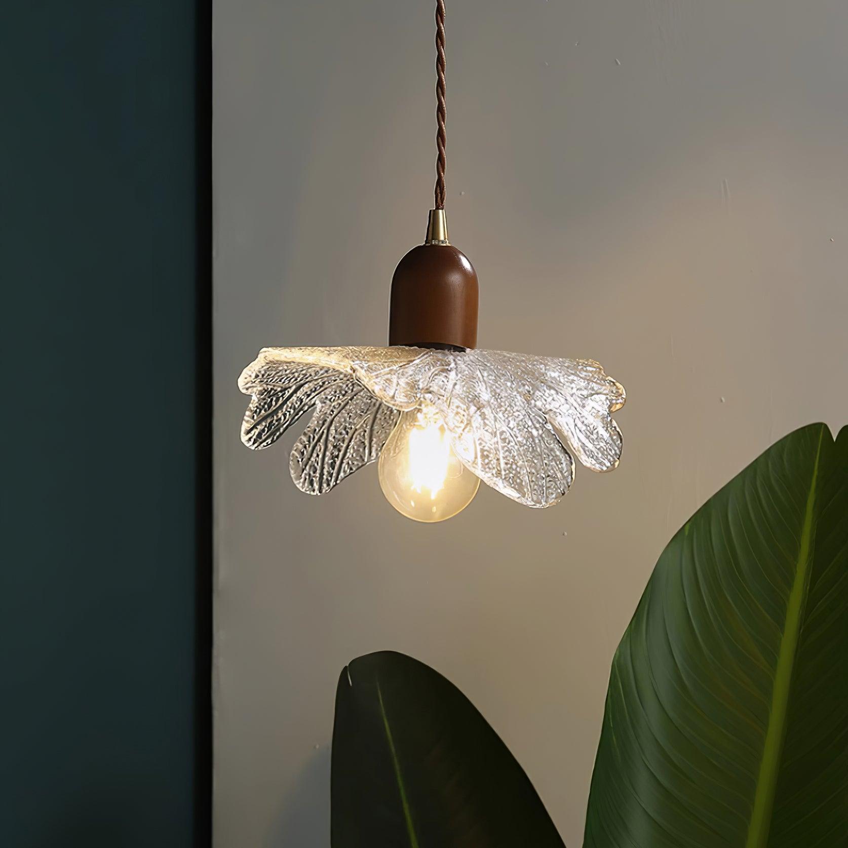 Pendant Lamp Tiffany-Style Glass Floral Shade Art Nouveau Charm - Letslighting