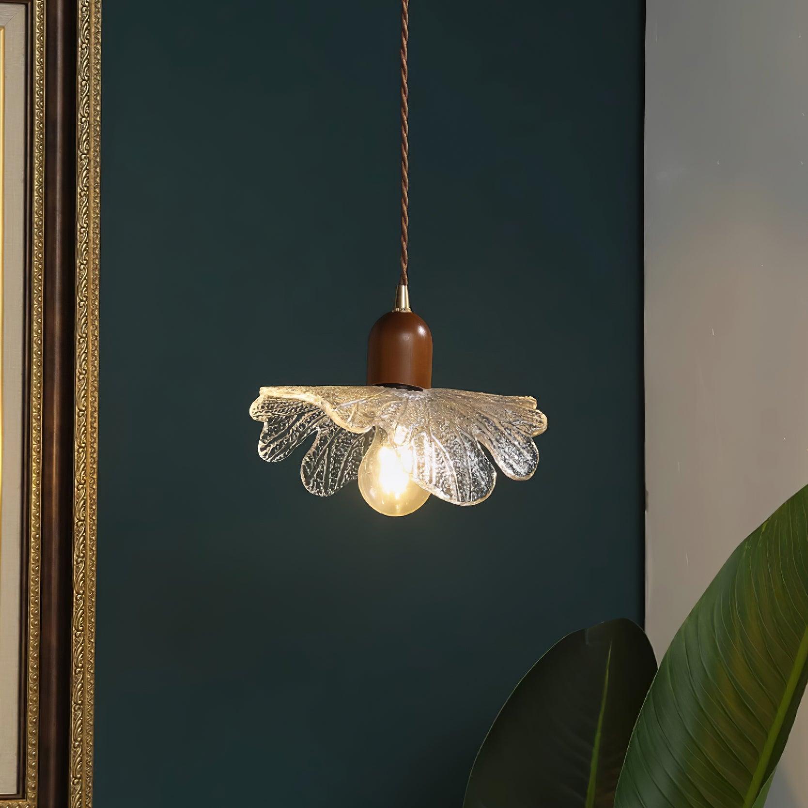 Pendant Lamp Tiffany-Style Glass Floral Shade Art Nouveau Charm - Letslighting