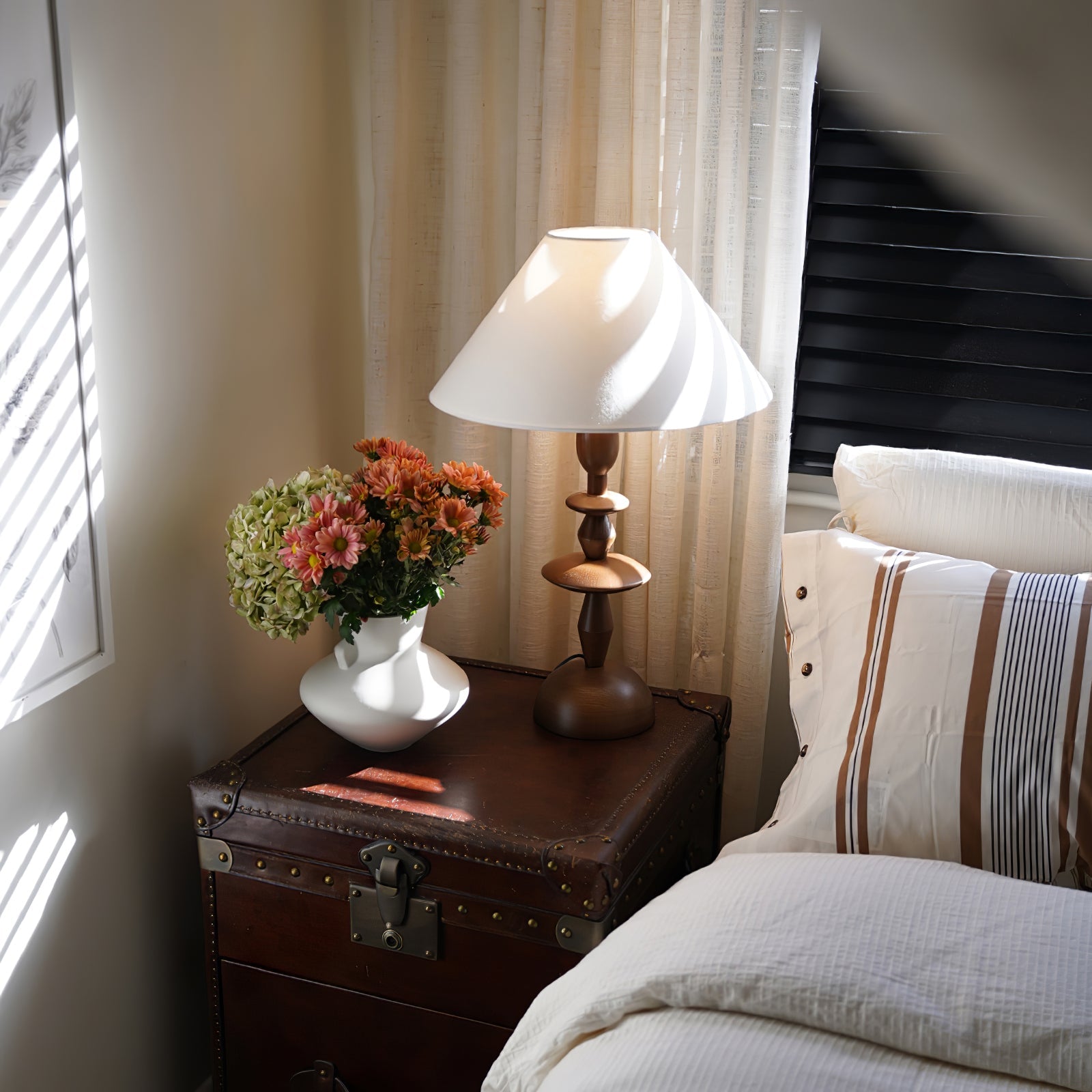 Verose Wood Fabric Table Lamp - Letslighting