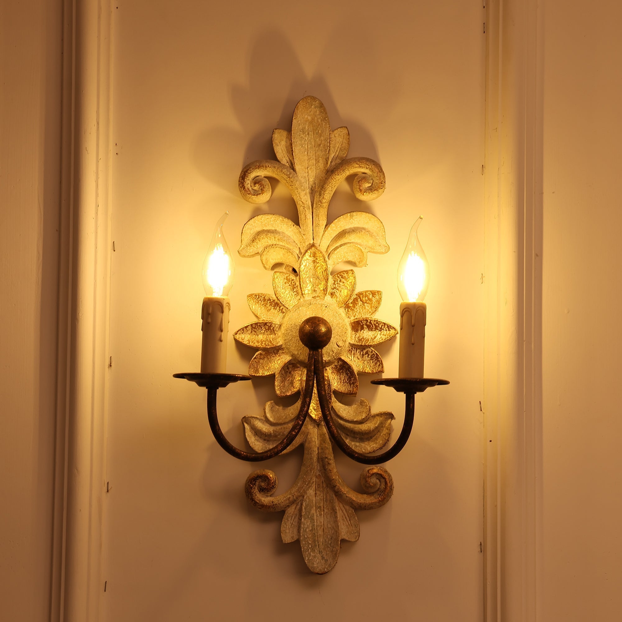 Vadora Postmodern Luxury Sconce Wall Lamp - Letslighting