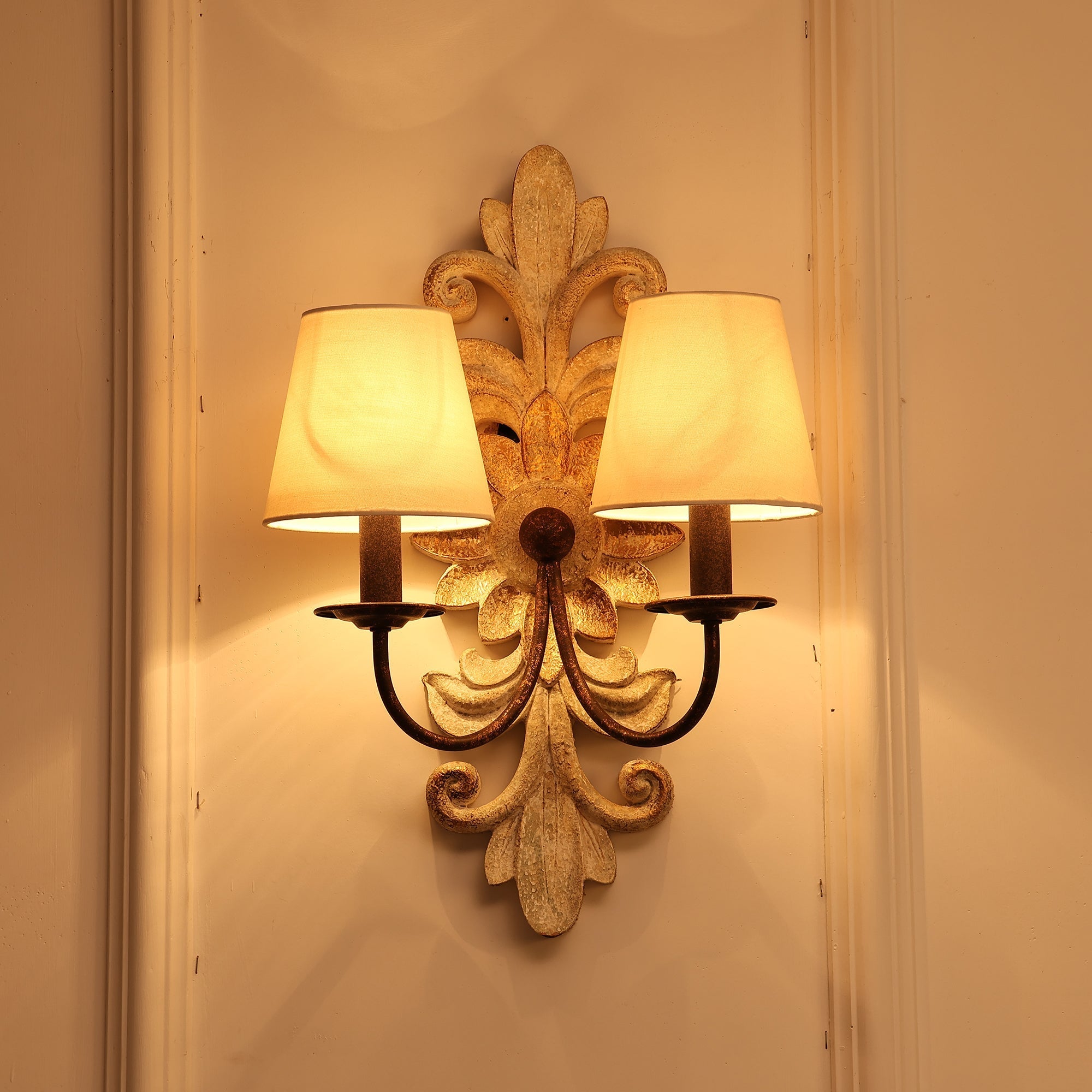 Vadora Postmodern Luxury Sconce Wall Lamp - Letslighting