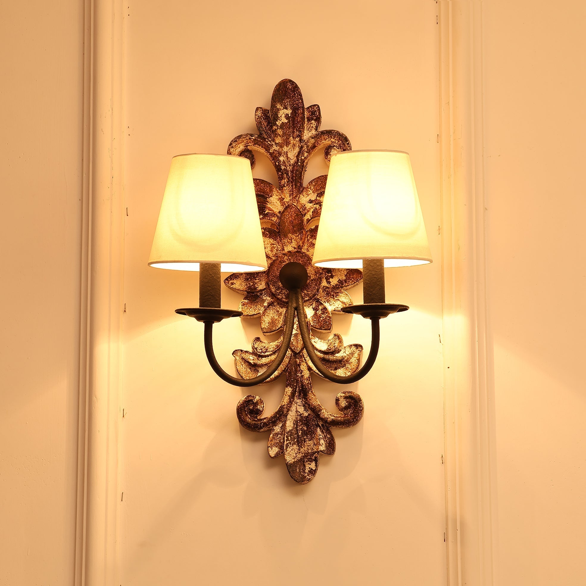 Vadora Postmodern Luxury Sconce Wall Lamp - Letslighting