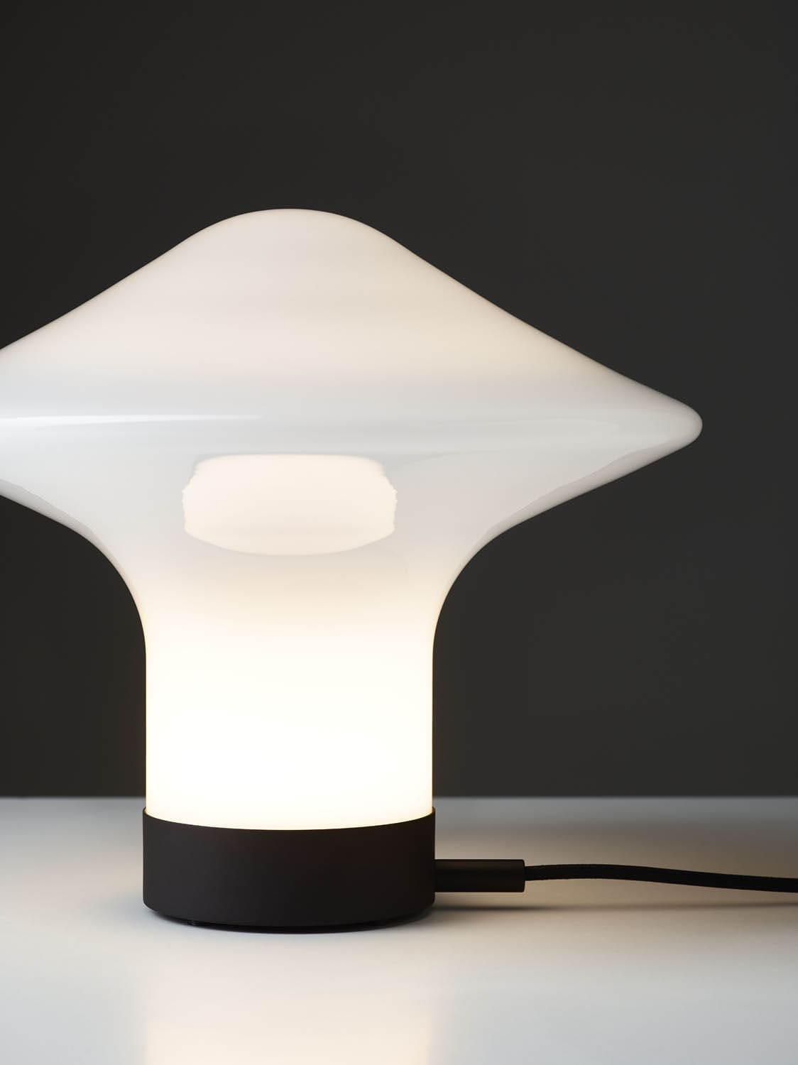 Taura Contemporary Table Lamp - Letslighting