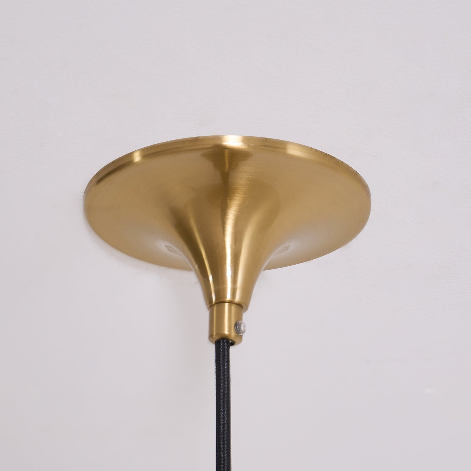 Pendant Lamp Slim Neck and Wide Flare Dining
