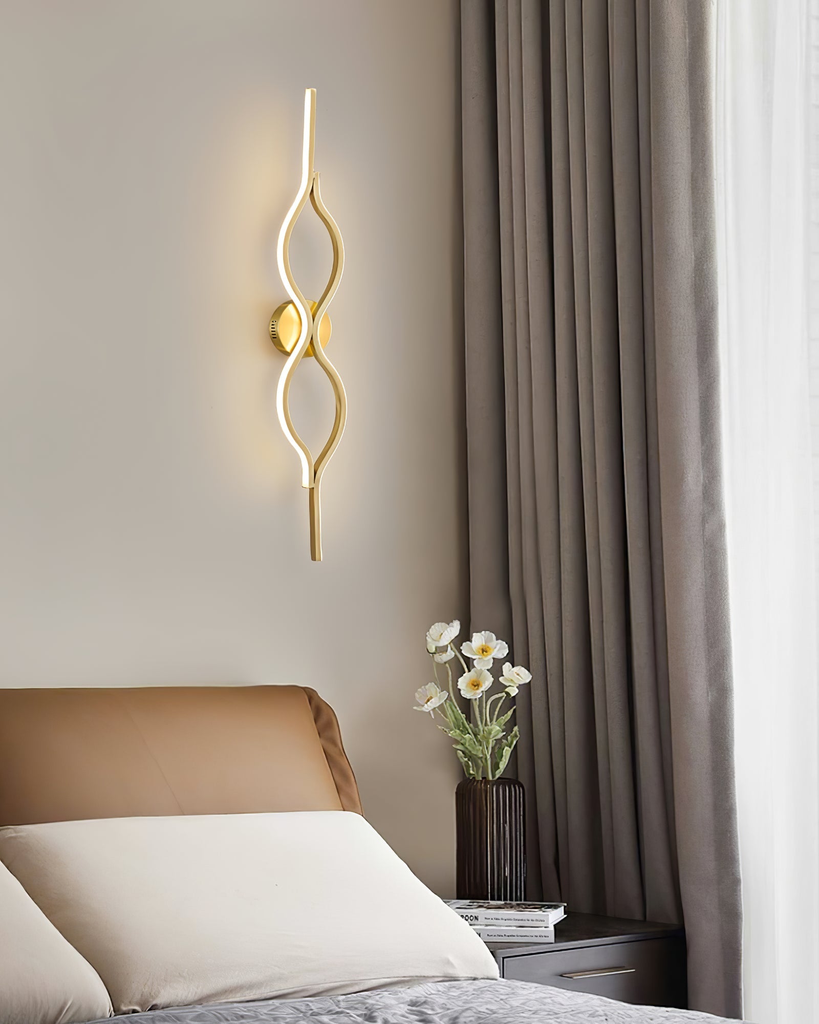 Myvenen Classic Twist Brass Wall Light - Letslighting