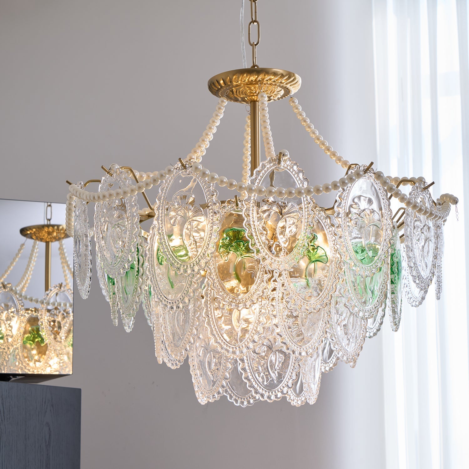 Kristy Chandelier Lustrous pearls