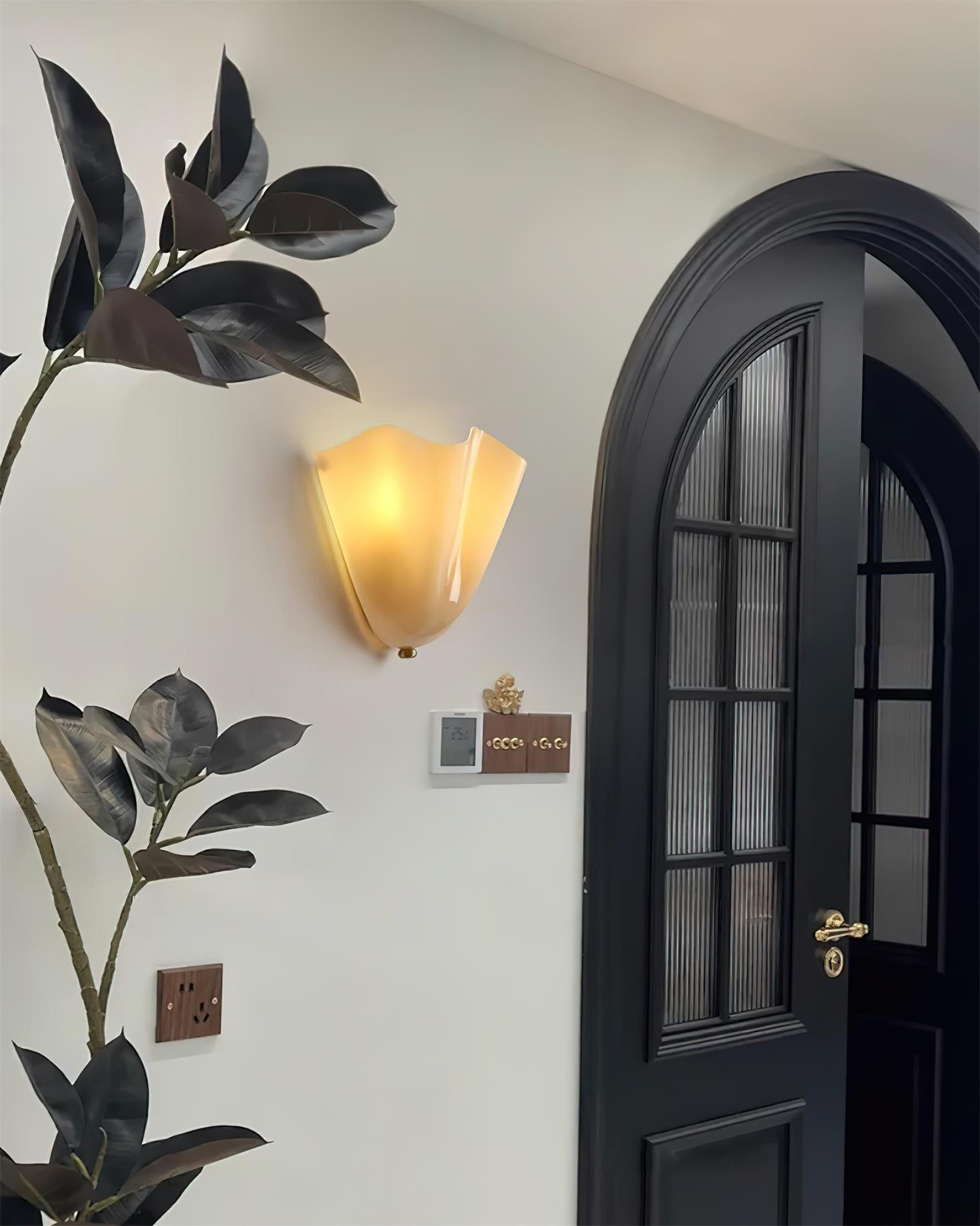 Elara Wall Lamp