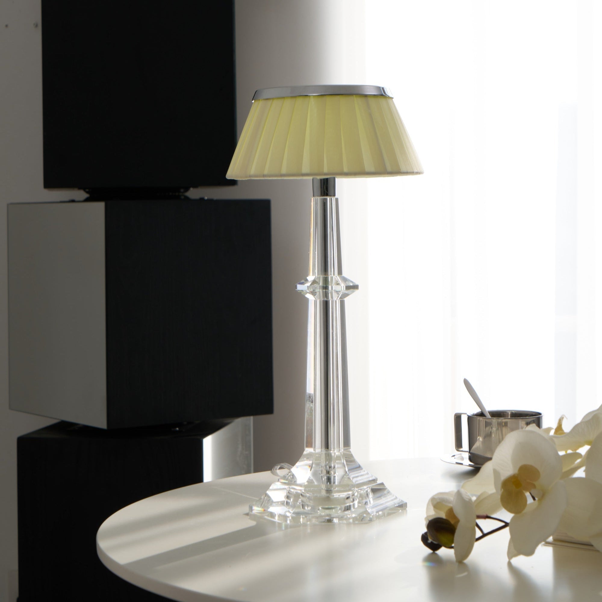 Haloza Fabric Luxurious Table Lamp - Letslighting