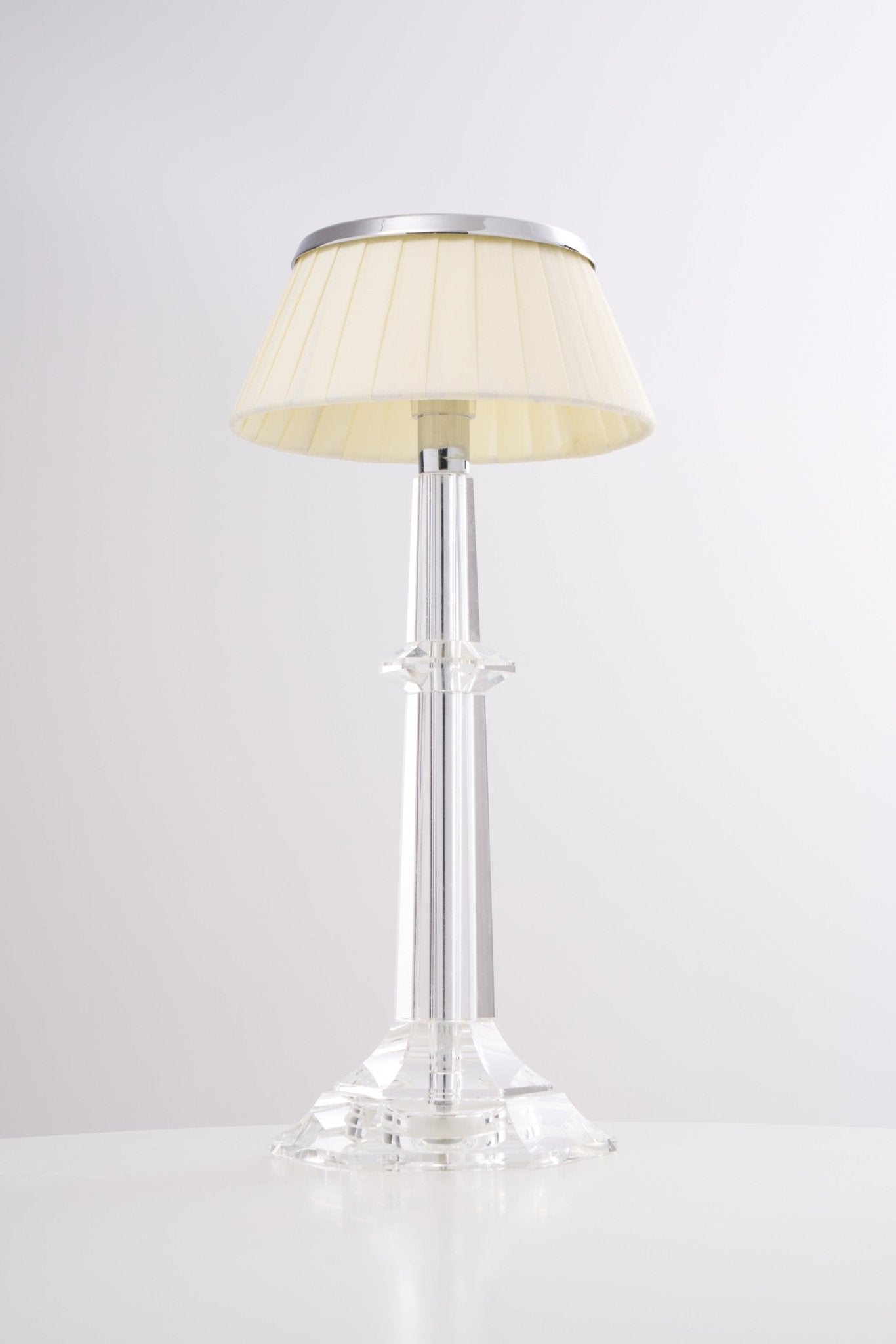 Haloza Fabric Luxurious Table Lamp - Letslighting