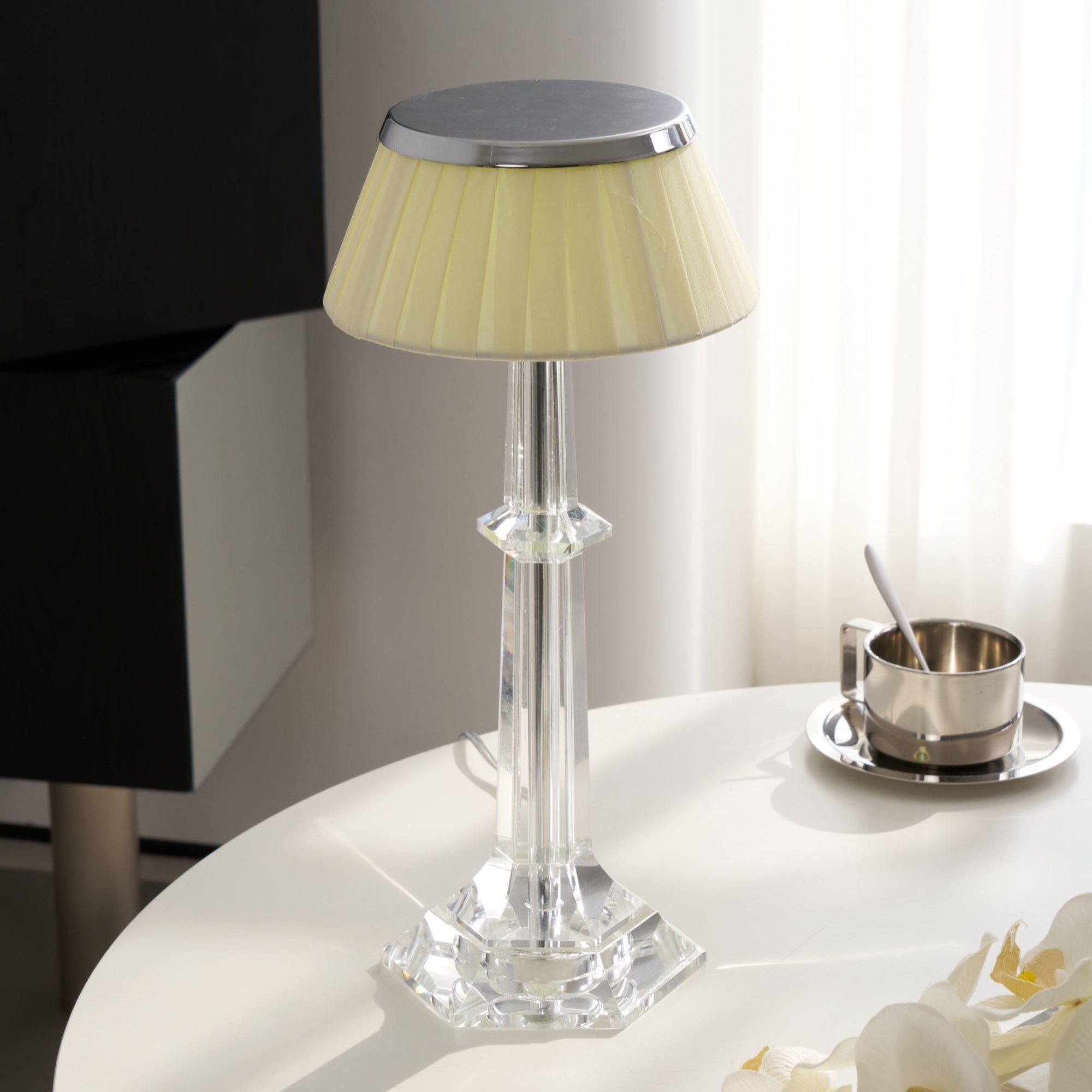 Haloza Fabric Luxurious Table Lamp - Letslighting