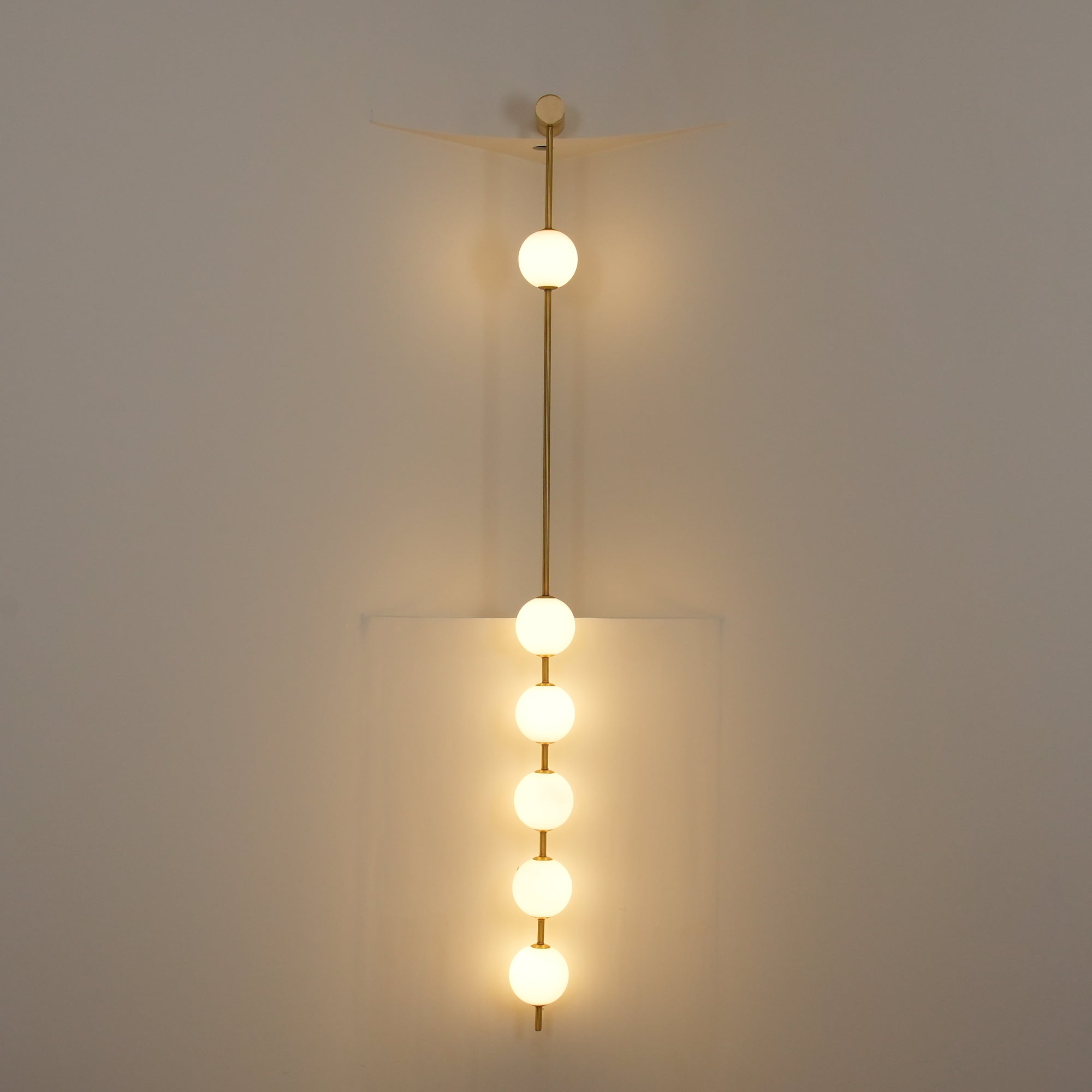 Lustra Wall Lamp Vertical Balls Brass - Letslighting