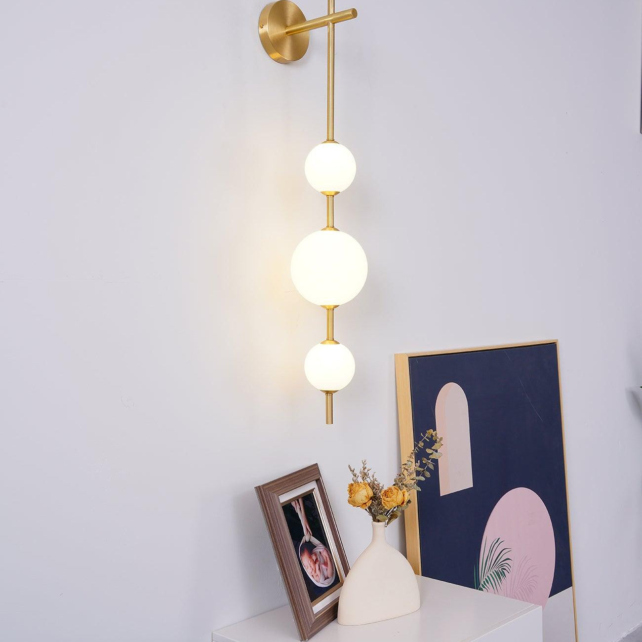 Ilraeia Vertical Globe Plug-in Wall Lamp - Letslighting