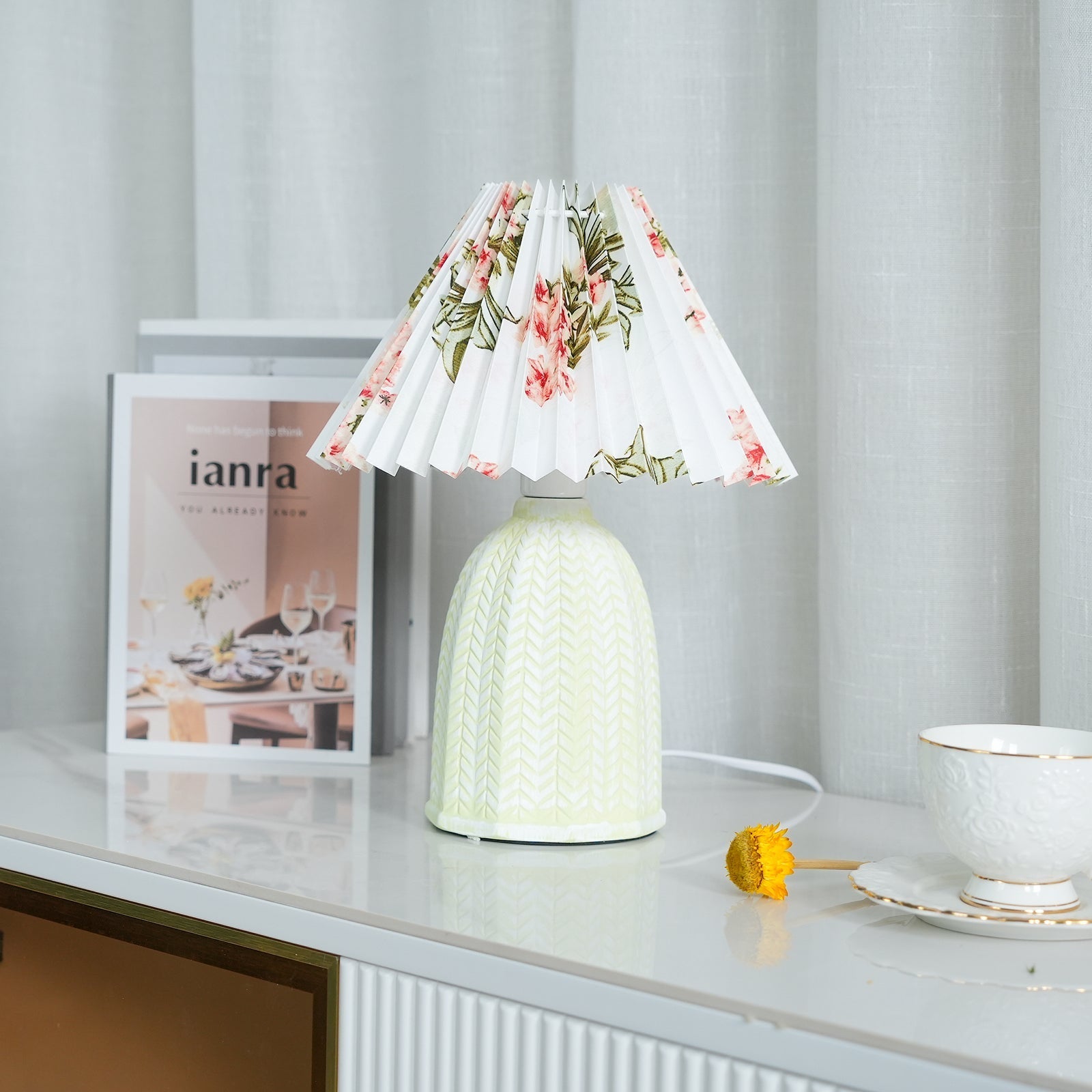 Zenove Fabric Vintage Table Lamp - Letslighting