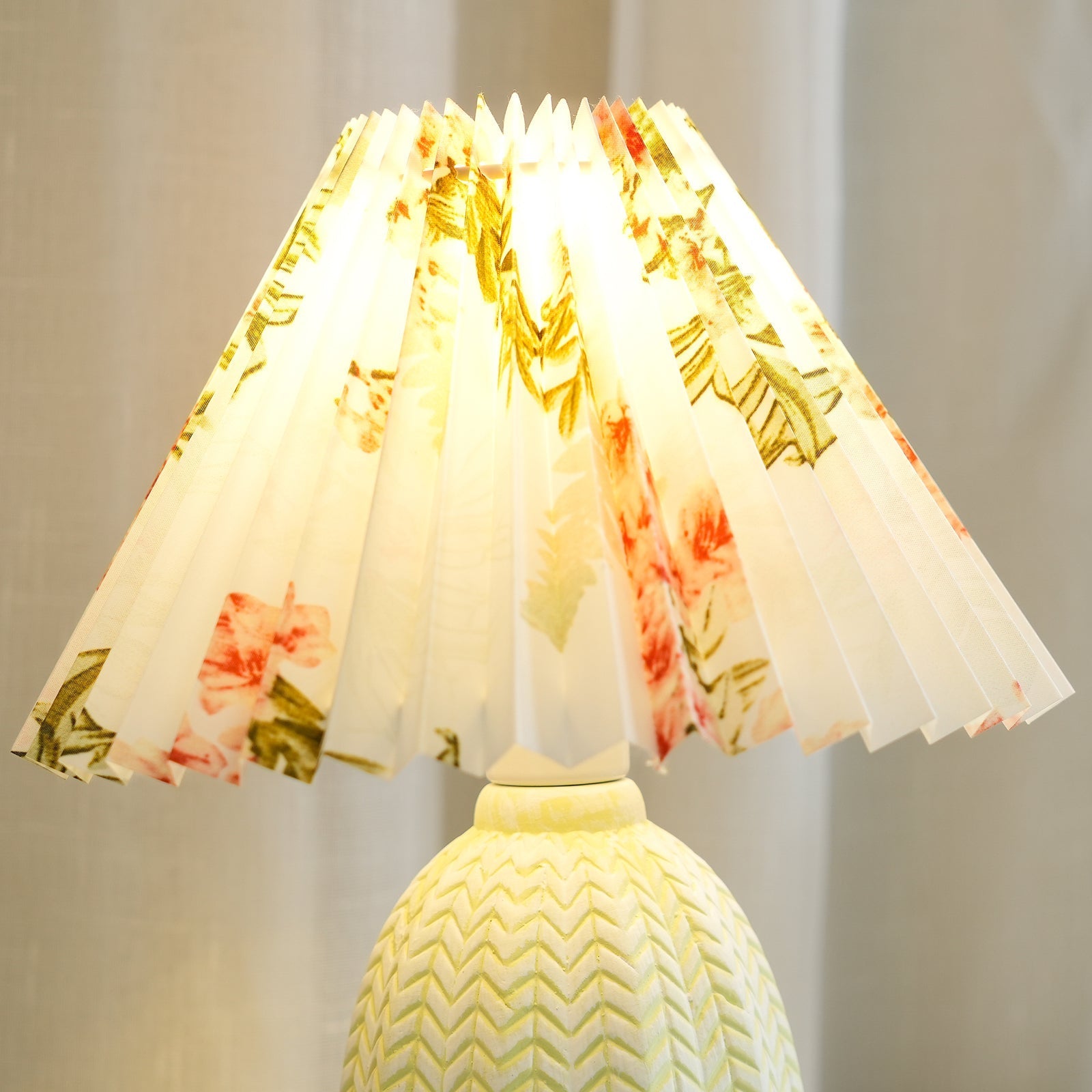 Zenove Fabric Vintage Table Lamp - Letslighting