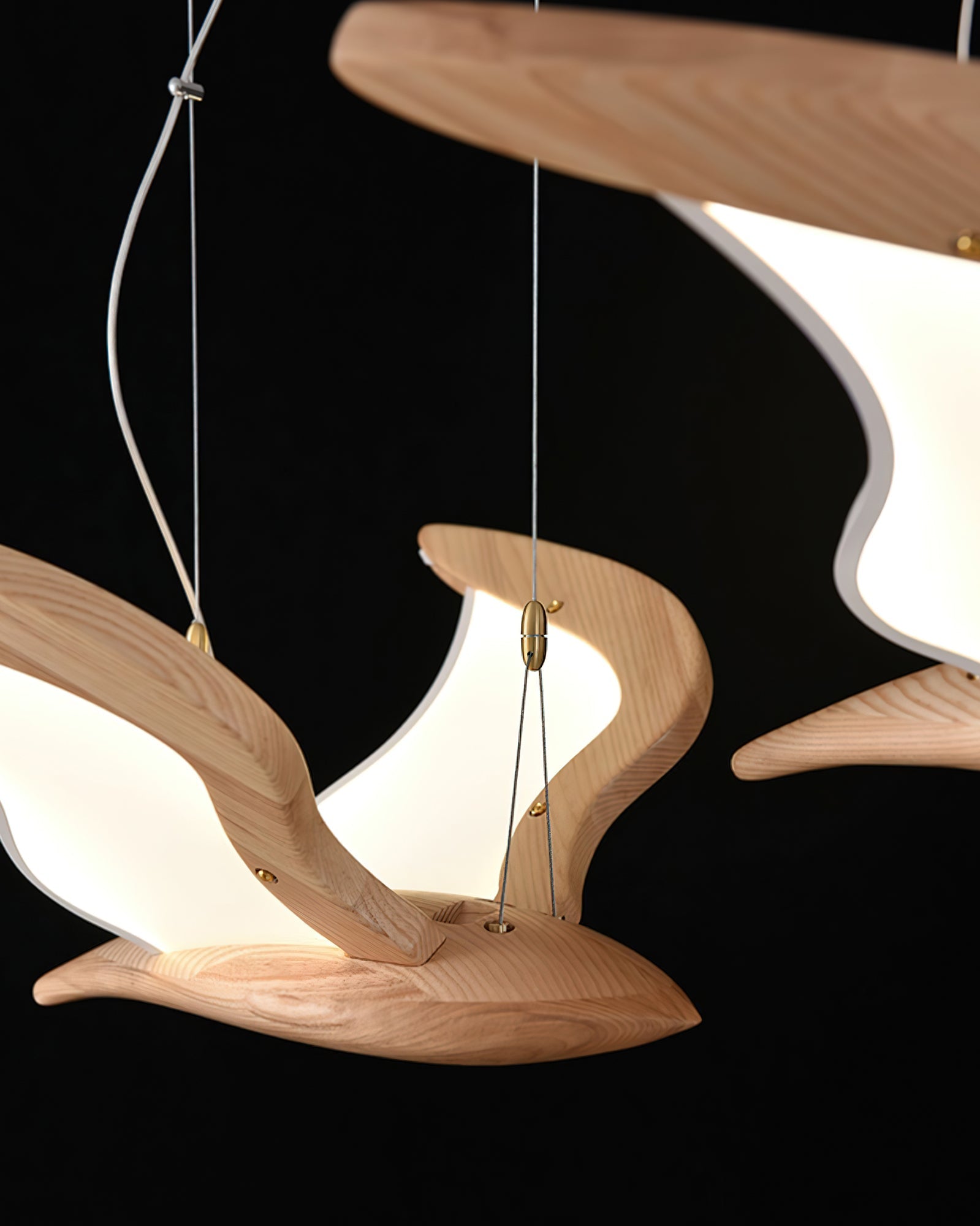 Lustra Chandelier Bird Form Wood Sculptural - Letslighting