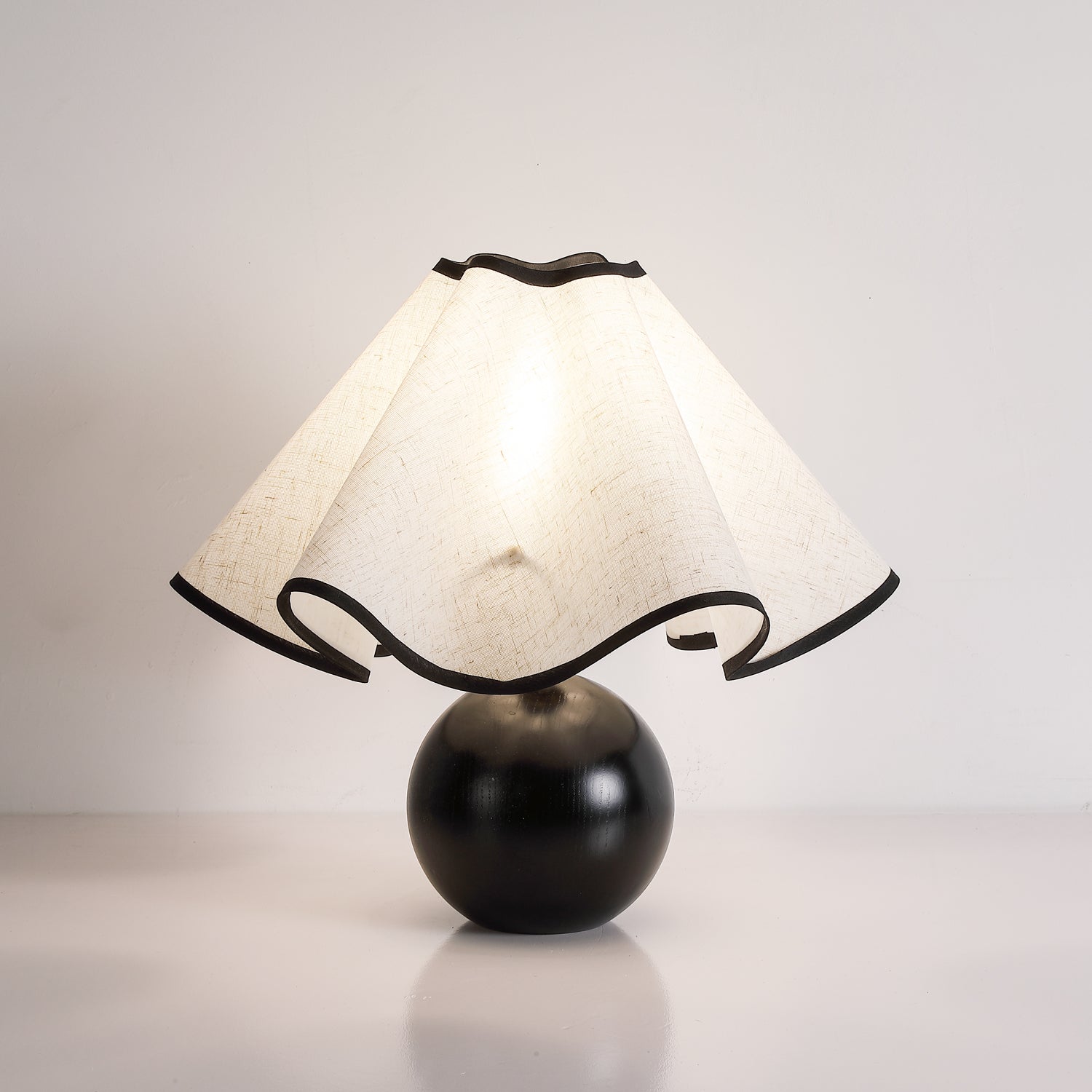 Wavecrest Table Lamp - Blowlighting