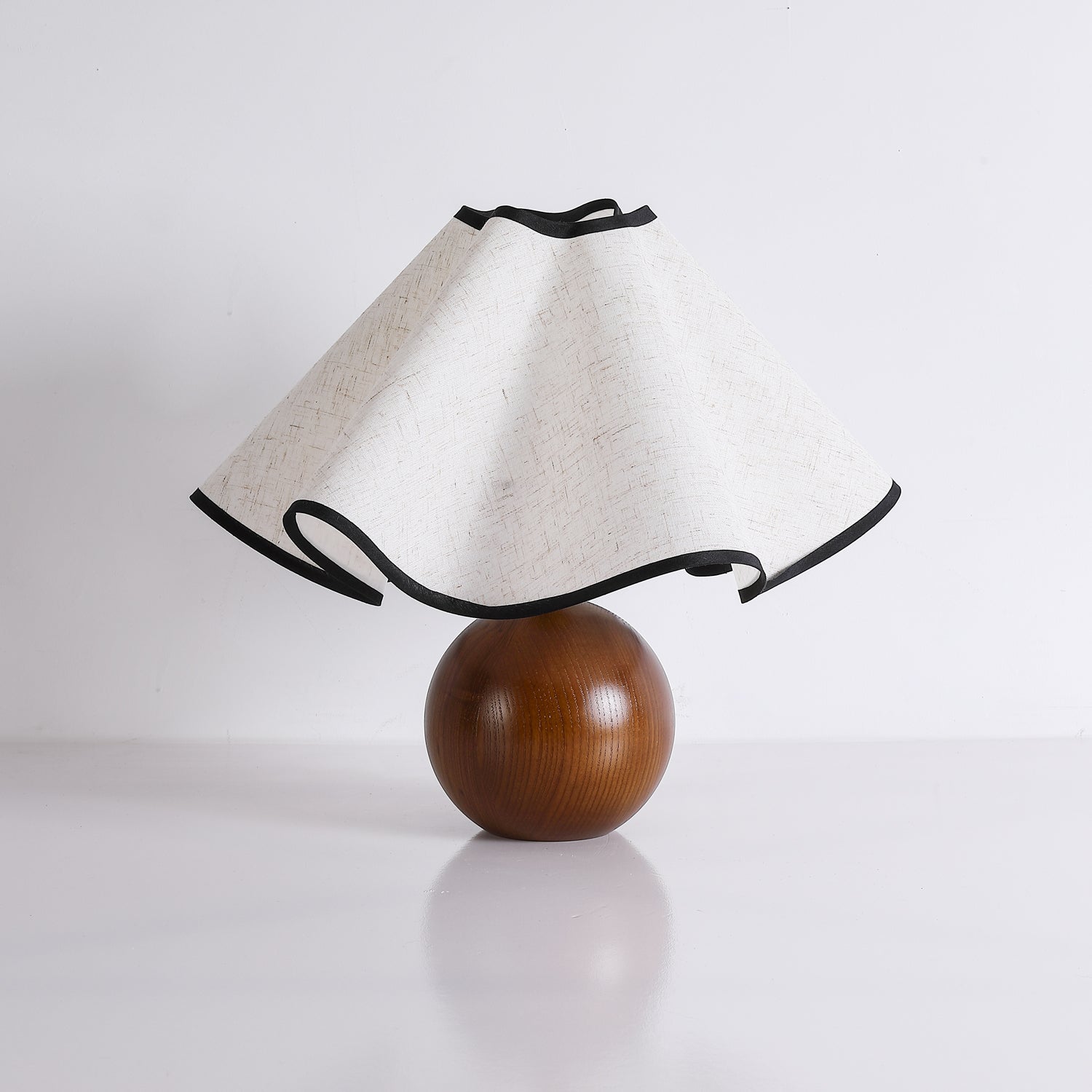 Wavecrest Table Lamp - Blowlighting