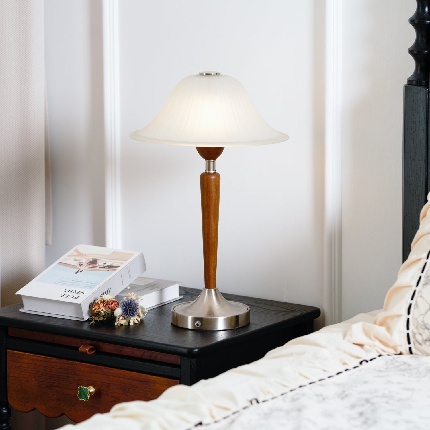 Natalie Vintage Wood Table Lamp - Letslighting