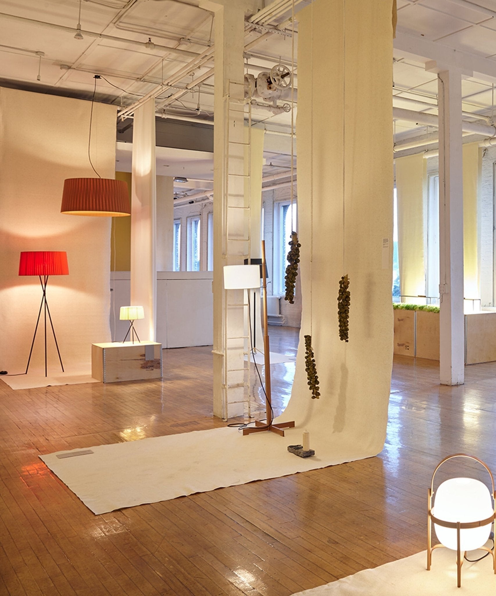 Torna Wood Fabric Floor Lamp - Letslighting