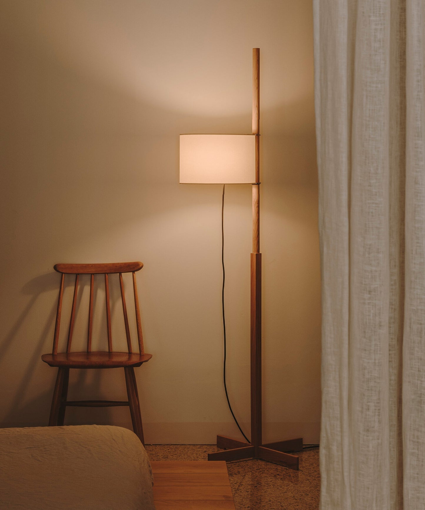 Torna Wood Fabric Floor Lamp - Letslighting