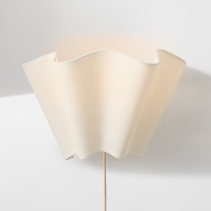 Curve Scalloped Linen Wall Lamp