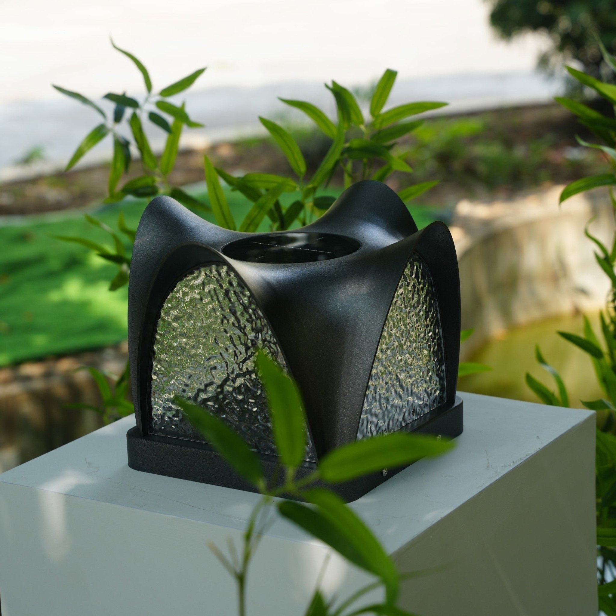 Veyra Modern Solar Outdoor Light - Letslighting