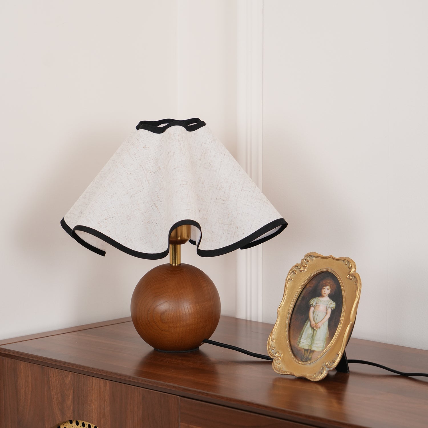Wavecrest Table Lamp - Blowlighting