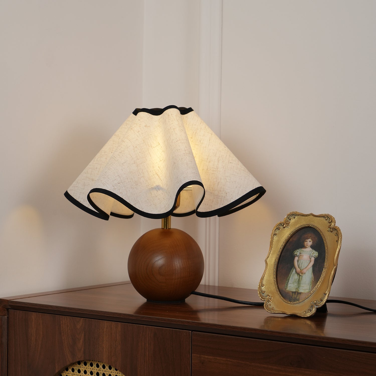 Wavecrest Table Lamp - Blowlighting