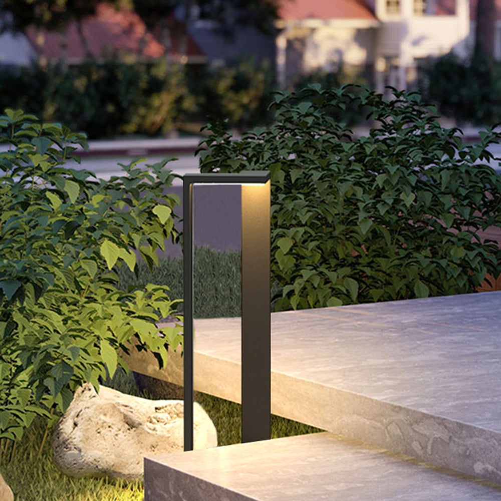 Ray Minimalist Metal Right-angle Shaped Outdoor Path Light