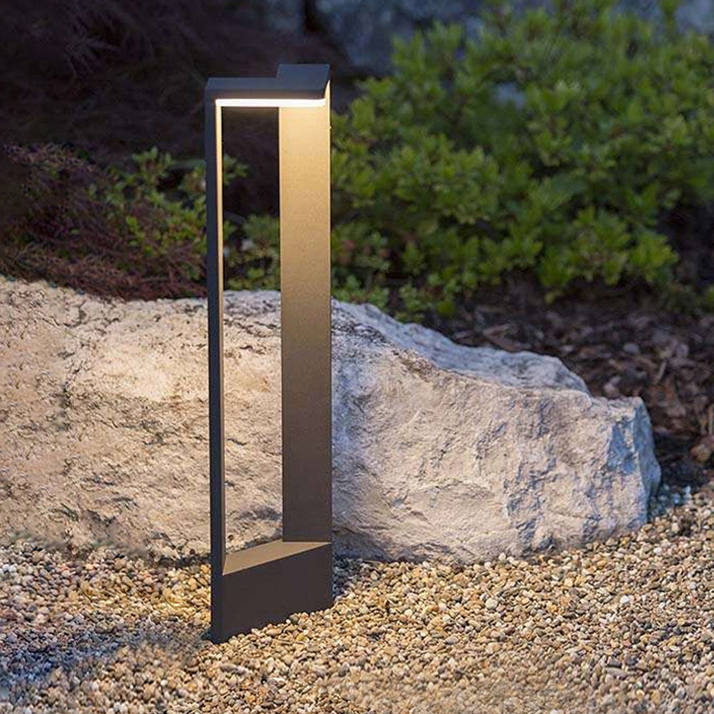 Ray Minimalist Metal Right-angle Shaped Outdoor Path Light