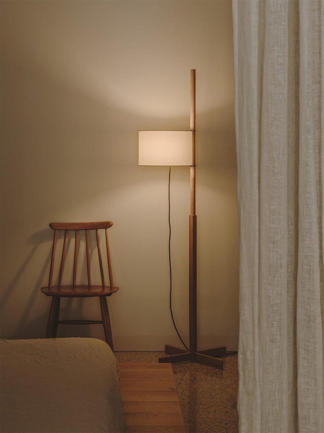 Torna Wood Fabric Floor Lamp - Letslighting