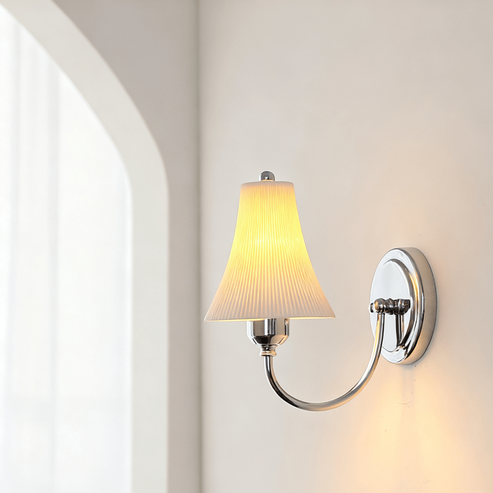 Slim Modern Metal & Ceramics Wall Light
